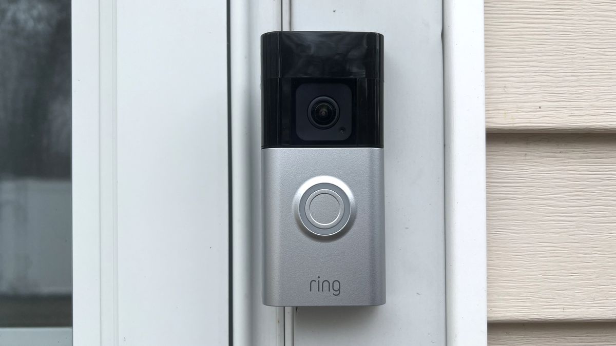 Test de la Ring Battery Doorbell Pro : La sonnette vidéo que j'attendais Par Hunter Fenollol publié le 6 mars 24 La Ring Battery Doorbell Pro est une nouvelle sonnette vidéo sans fil équipée de la technologie radar pour détecter avec précision les mouvements et la distance par rapport à la caméra. image-16556