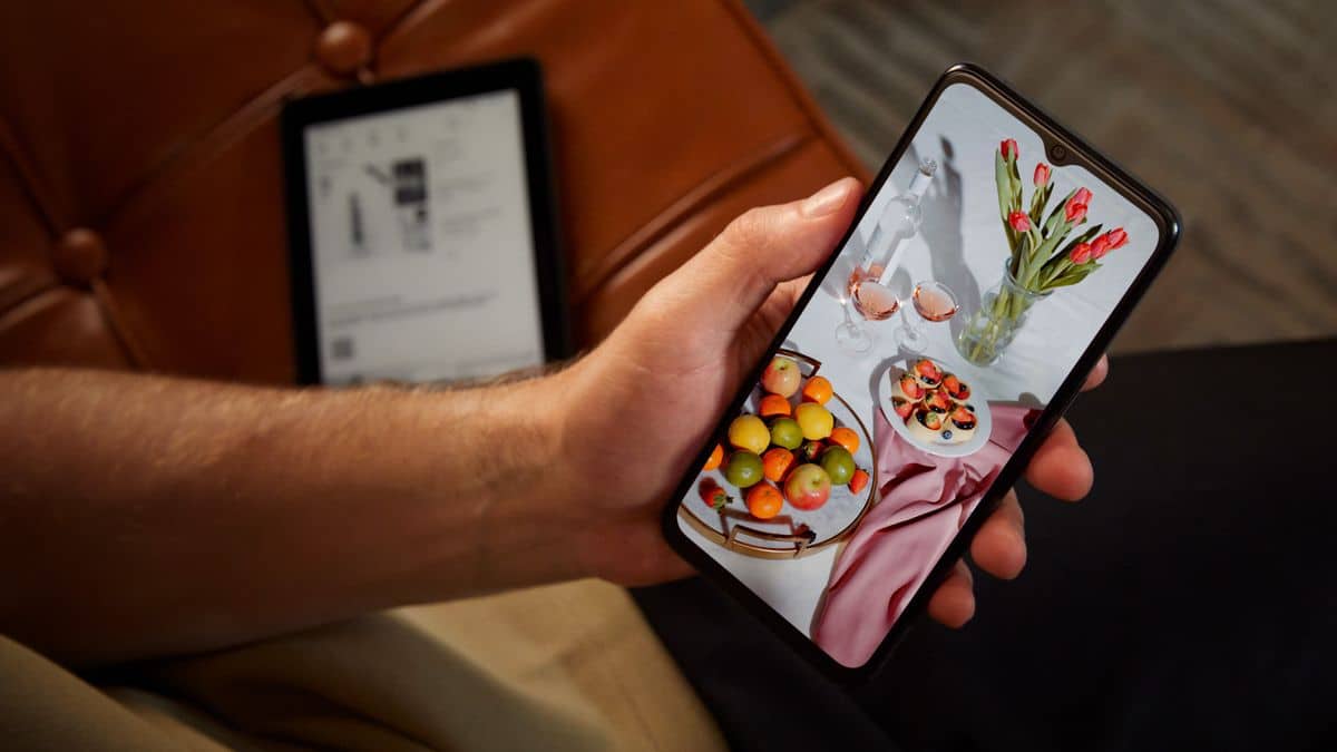 Je suis fasciné par le nouvel écran de style liseuse électronique de TCL pour smartphones image-16775