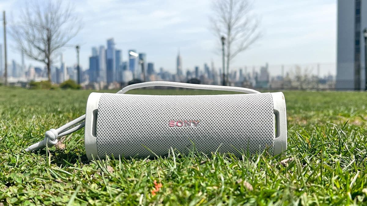 Je me suis familiarisé avec le Sony ULT Field 1 et c'est mon nouveau haut-parleur de voyage préféré Par Ryan Epps publié le 11 avril 24 Pas encore évalué Le nouveau haut-parleur portable ULT Field 1 de Sony est une boombox dans une forme petite et compacte conçue pour voyager avec facilité. image-17934