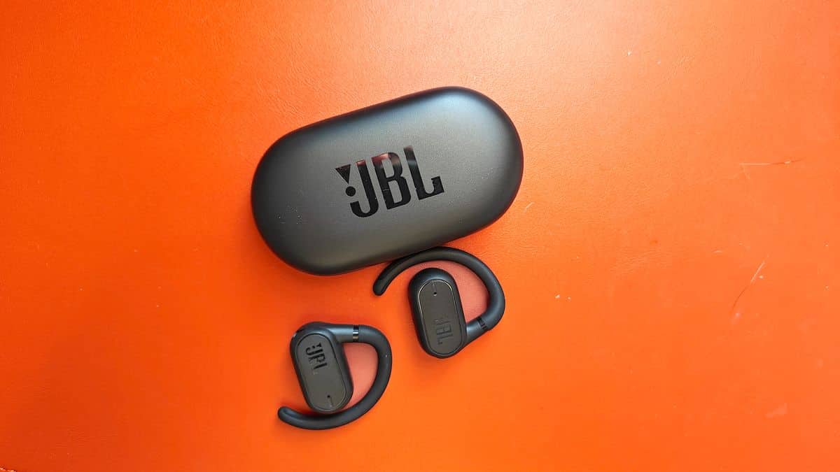 Test JBL Soundgear Sense : un son exceptionnel mais les fonctionnalités font défaut au prix Par Alex Bracetti publié le 1er mai 24 Les JBL Soundgear Sense sonnent mieux que la plupart des écouteurs ouverts sportifs, mais leur manque d'éléments essentiels justifie un PDSF inférieur. image-18417