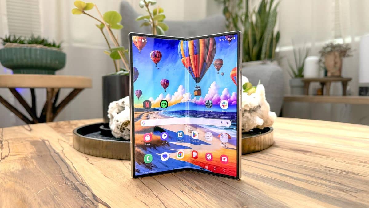 Surprise ! Le lancement du Samsung Galaxy Z Fold 6 Slim est prévu pour cette année image-20427