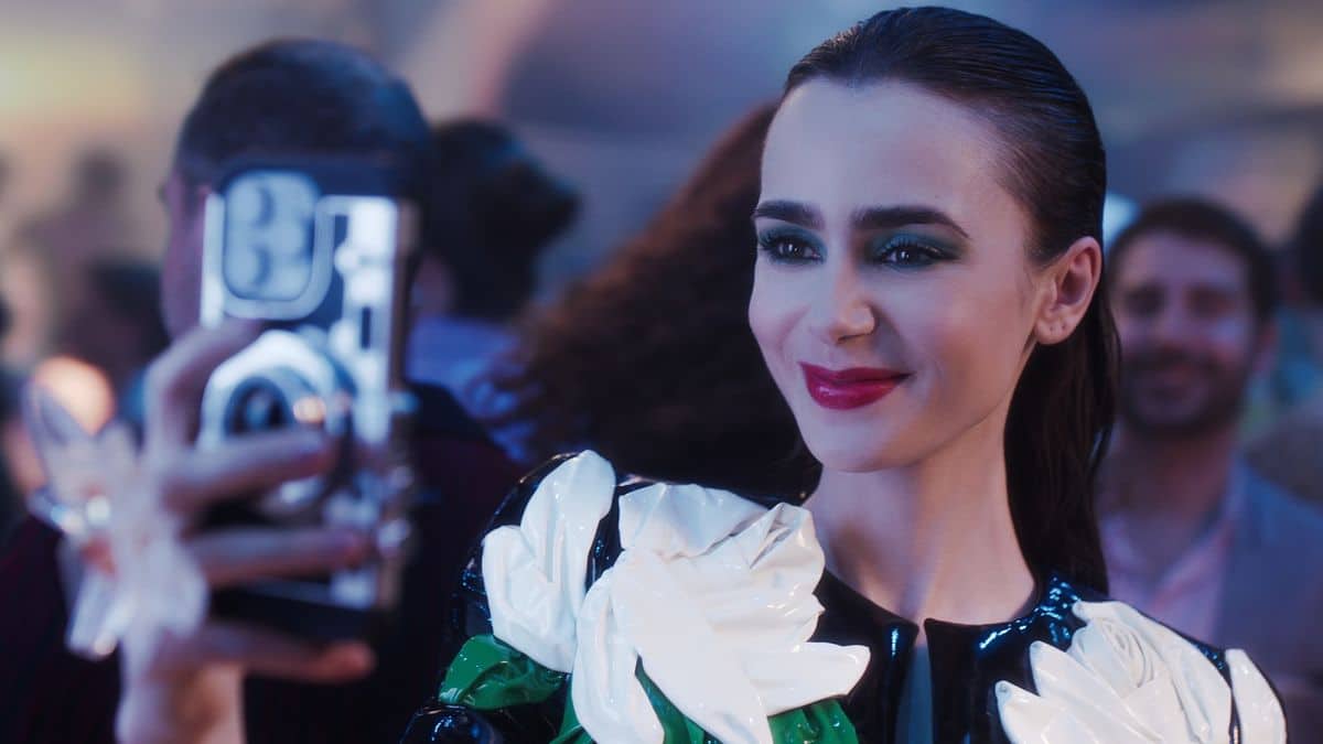 De nouvelles photos de la saison 4 d' »Emily in Paris » viennent de sortir image-20519