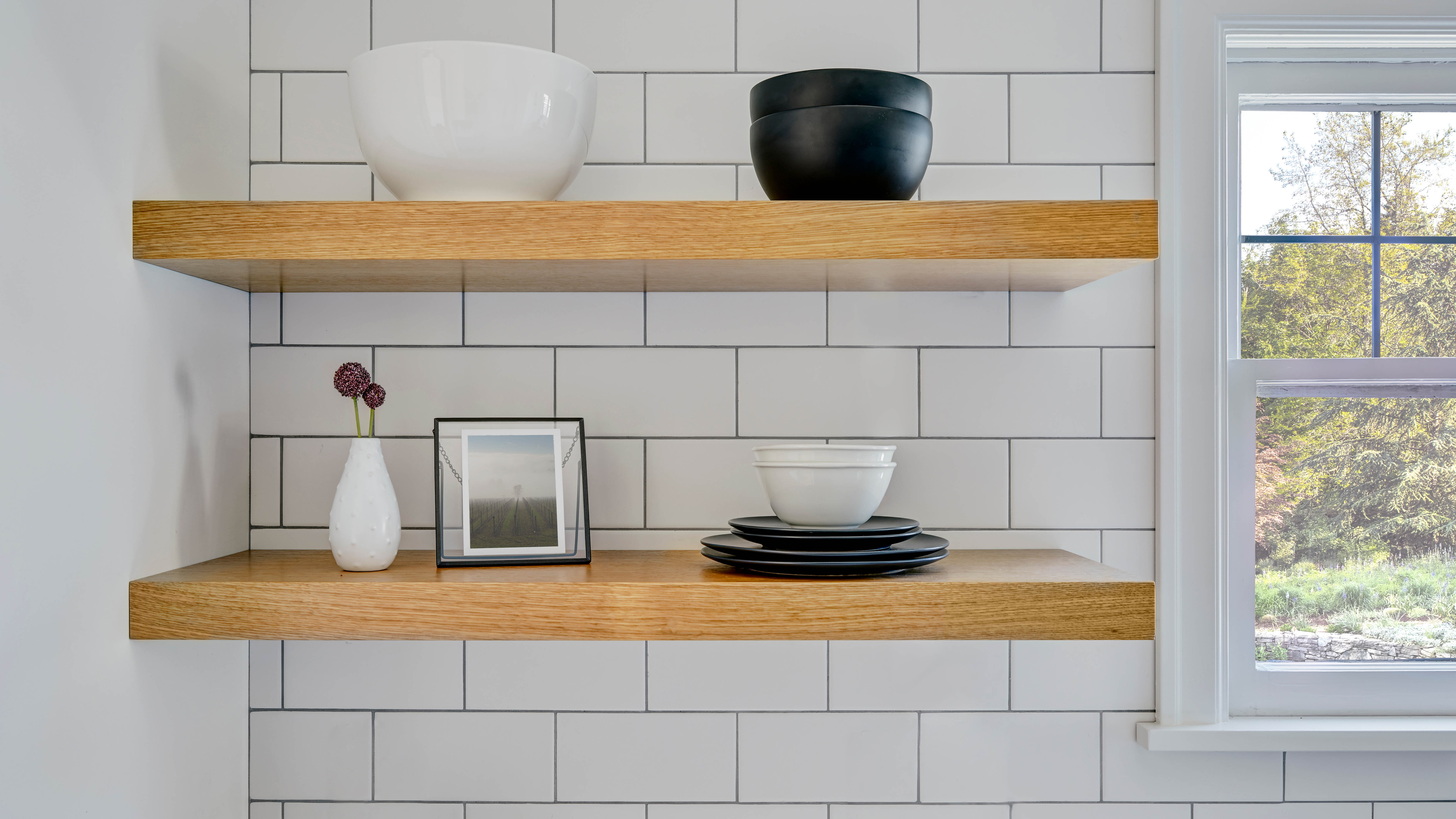 Etagères flottantes dans la cuisine