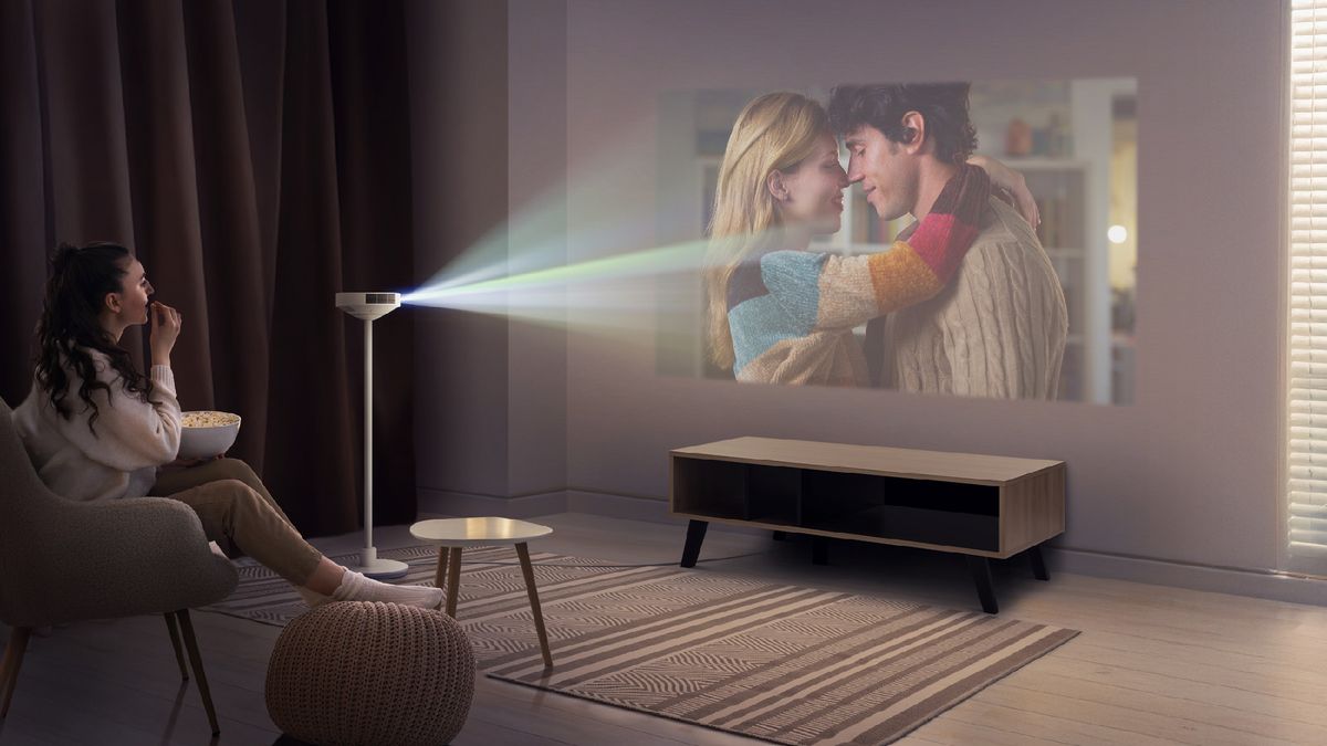 LG lance l'étrangeté du CES 2025 avec une lampe qui sert également de projecteur image-27377