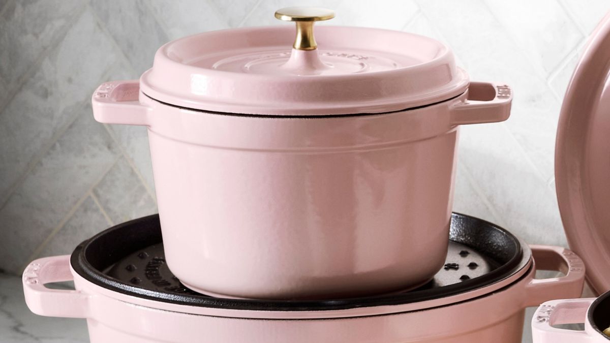 Le nouveau coloris de Staub est joli en rose et parfait pour la Saint-Valentin image-28030