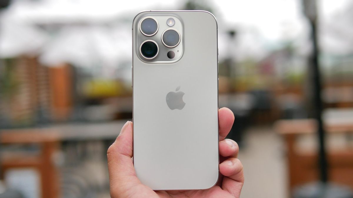 Avec iOS 18.3, vous pouvez ajuster la largeur du faisceau de la lampe de poche de votre iPhone – voici comment image-28200