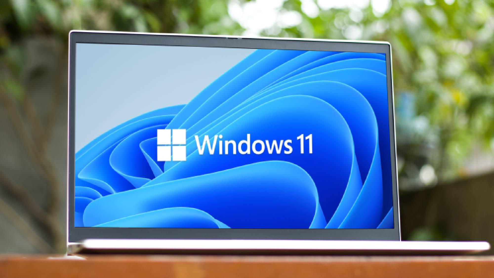 Logo Windows 11 sur un écran d'ordinateur portable