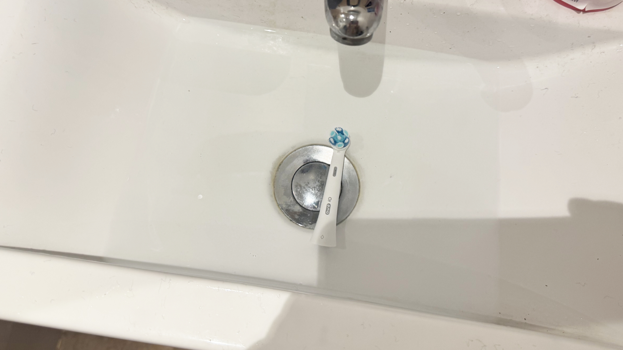 Brosse à dents de rinçage en solution