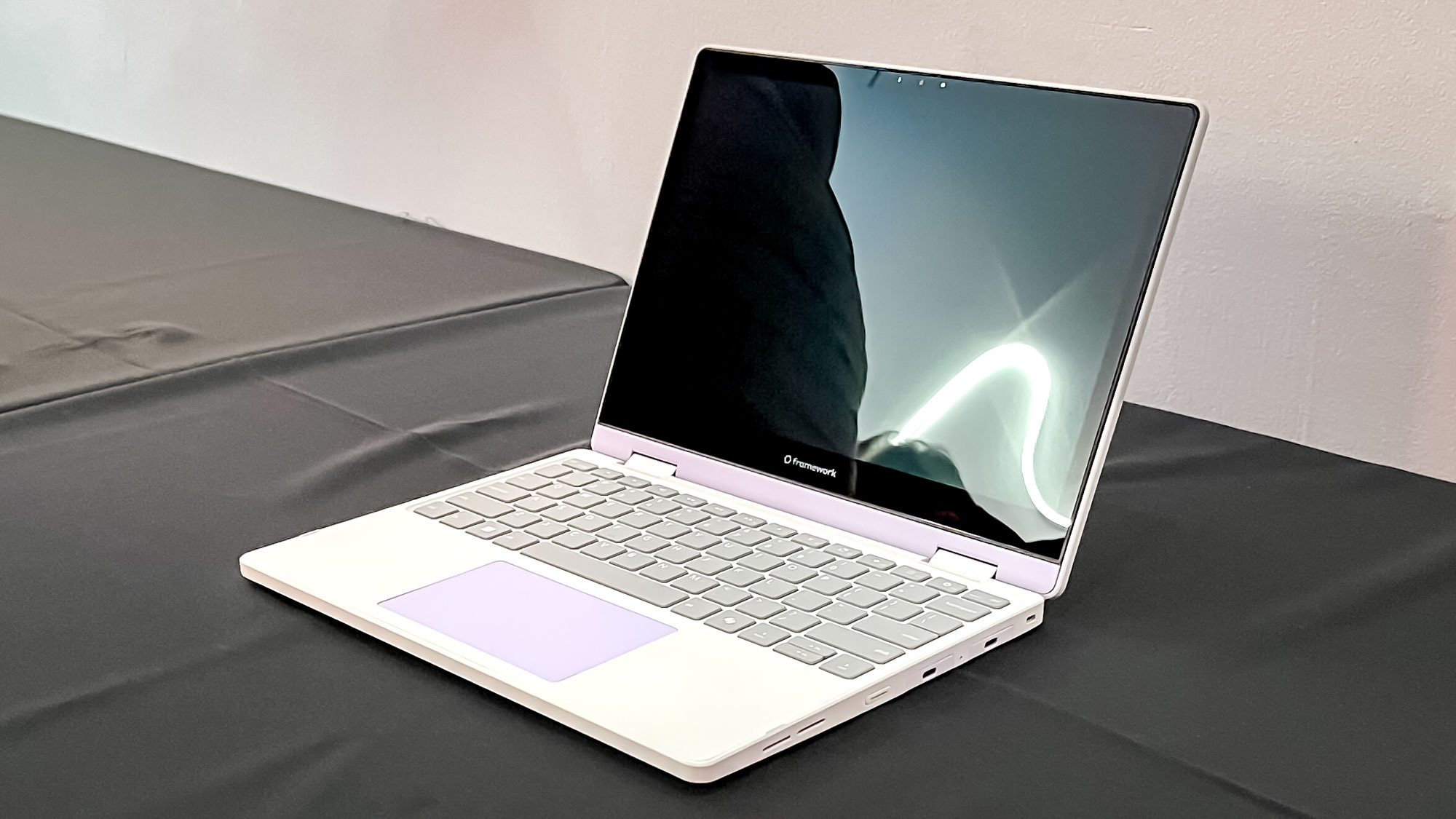 Framework ordinateur portable 12 Unité d'aperçu sur un événement de bureau au cadre de San Francisco