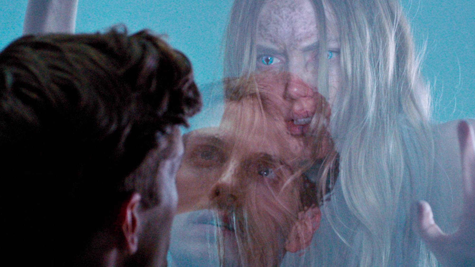 Daniel Sharman et Grace Van Dien