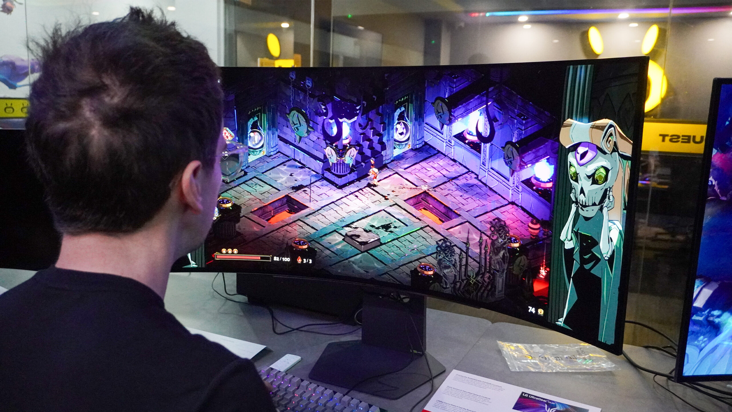 Je pensais que c'était juste un moniteur de jeu OLED incurvé fascinant – mais c'est une double vie secrète image-29629