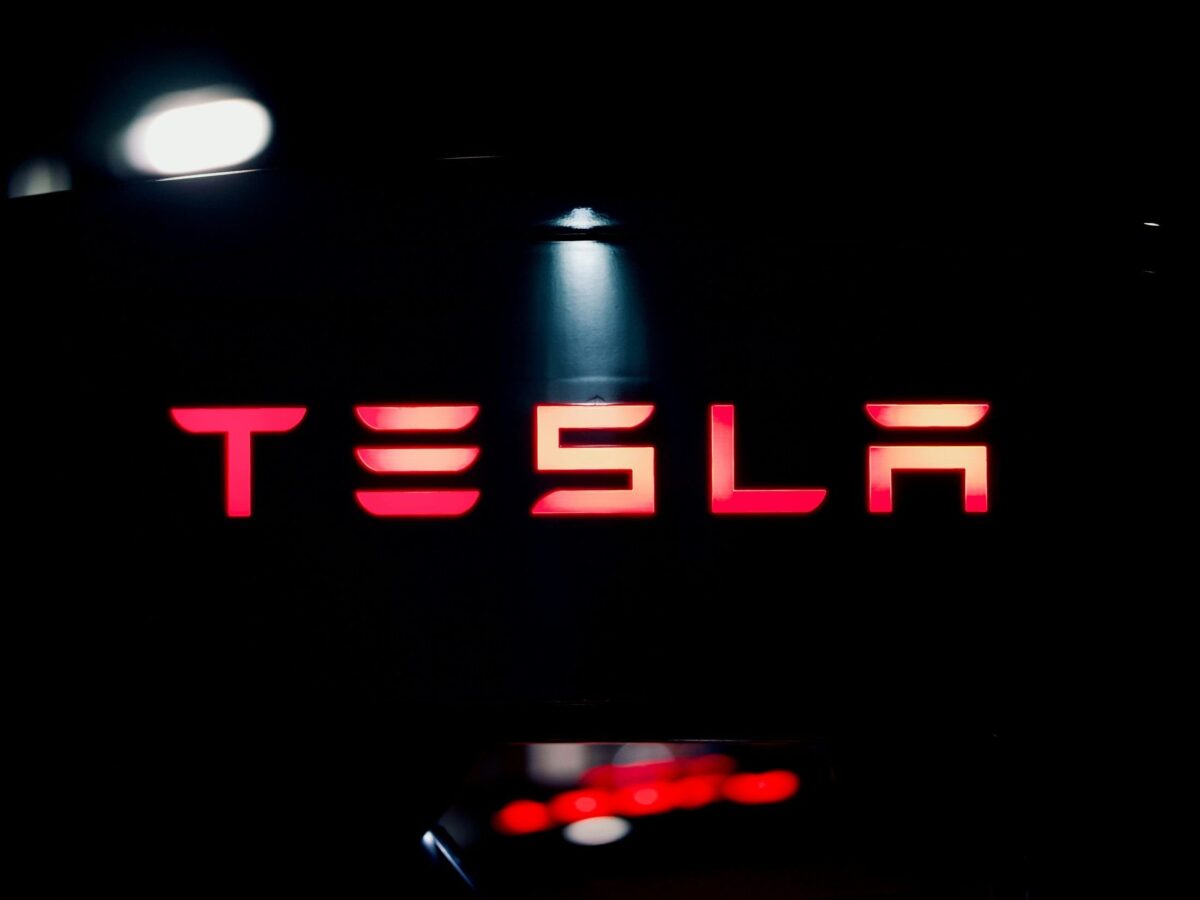 Le chair de Tesla slame le conseil de réclamation «absolument faux» cherche un nouveau PDG image-29340