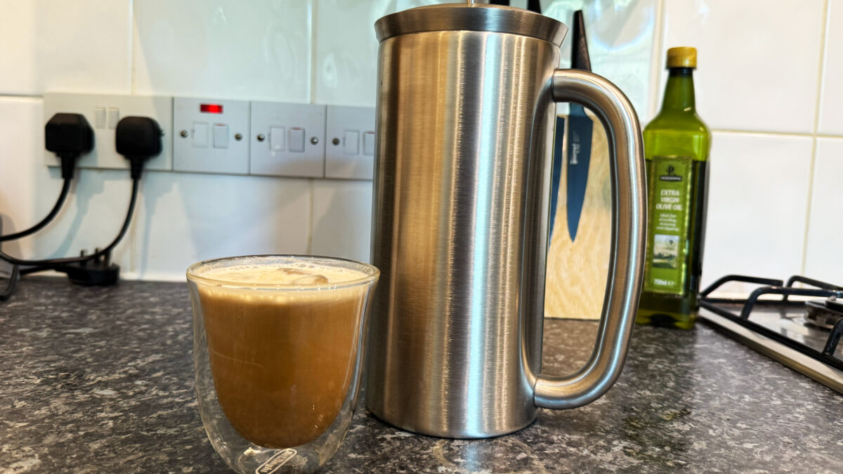 Je suis un ex-Barista et le Cafe Cold Brew me manque – voici comment je fais un brassage froid à la maison avec juste une presse française image-30284