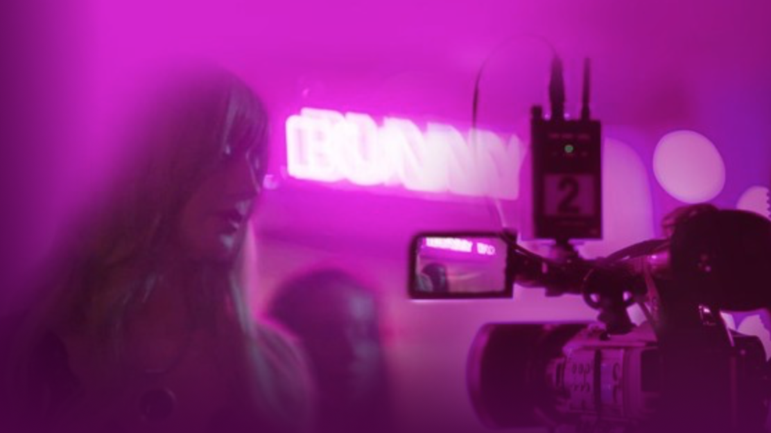 Comment regarder 'Secrets of the Bunny Ranch' 'de n'importe où image-30065