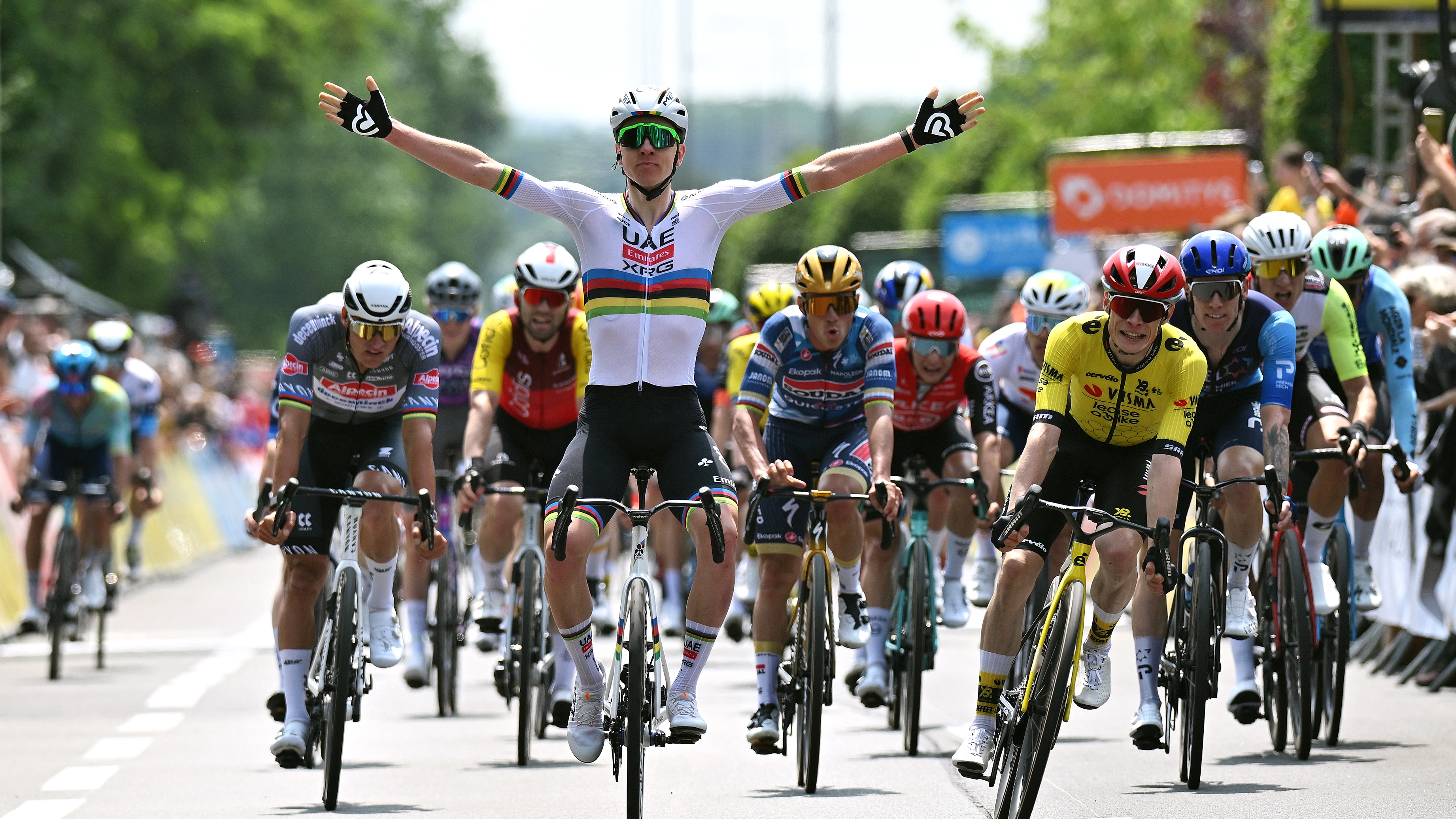 Tadej Pogacar remporte l'étape 1 du critère du Dauphine.