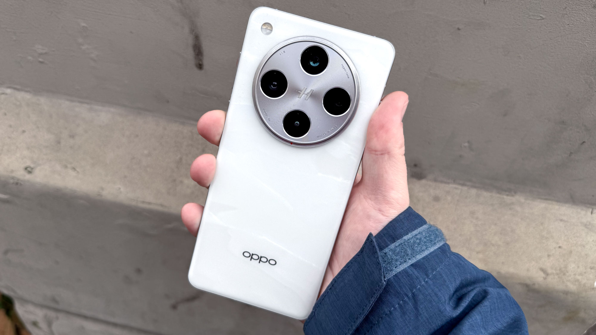 Oppo a fait un tour d'offrir une batterie folle de 7 500 mAh dans le prochain téléphone phare image-30877