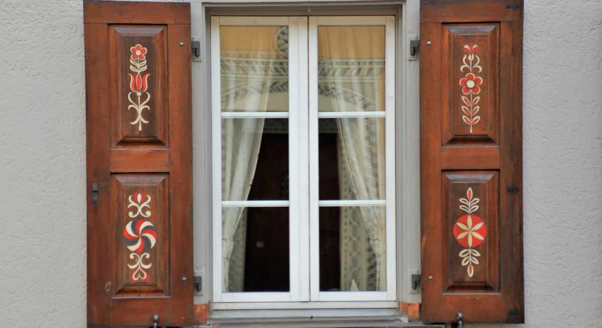 Dormir avec la fenêtre ouverte : bonne idée ou erreur à éviter ? image-30476