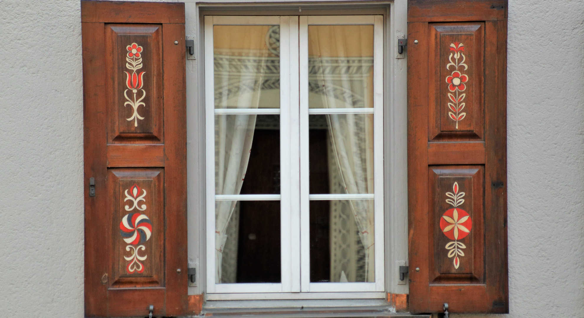 Dormir avec la fenêtre ouverte : bonne idée ou erreur à éviter ? image-30476