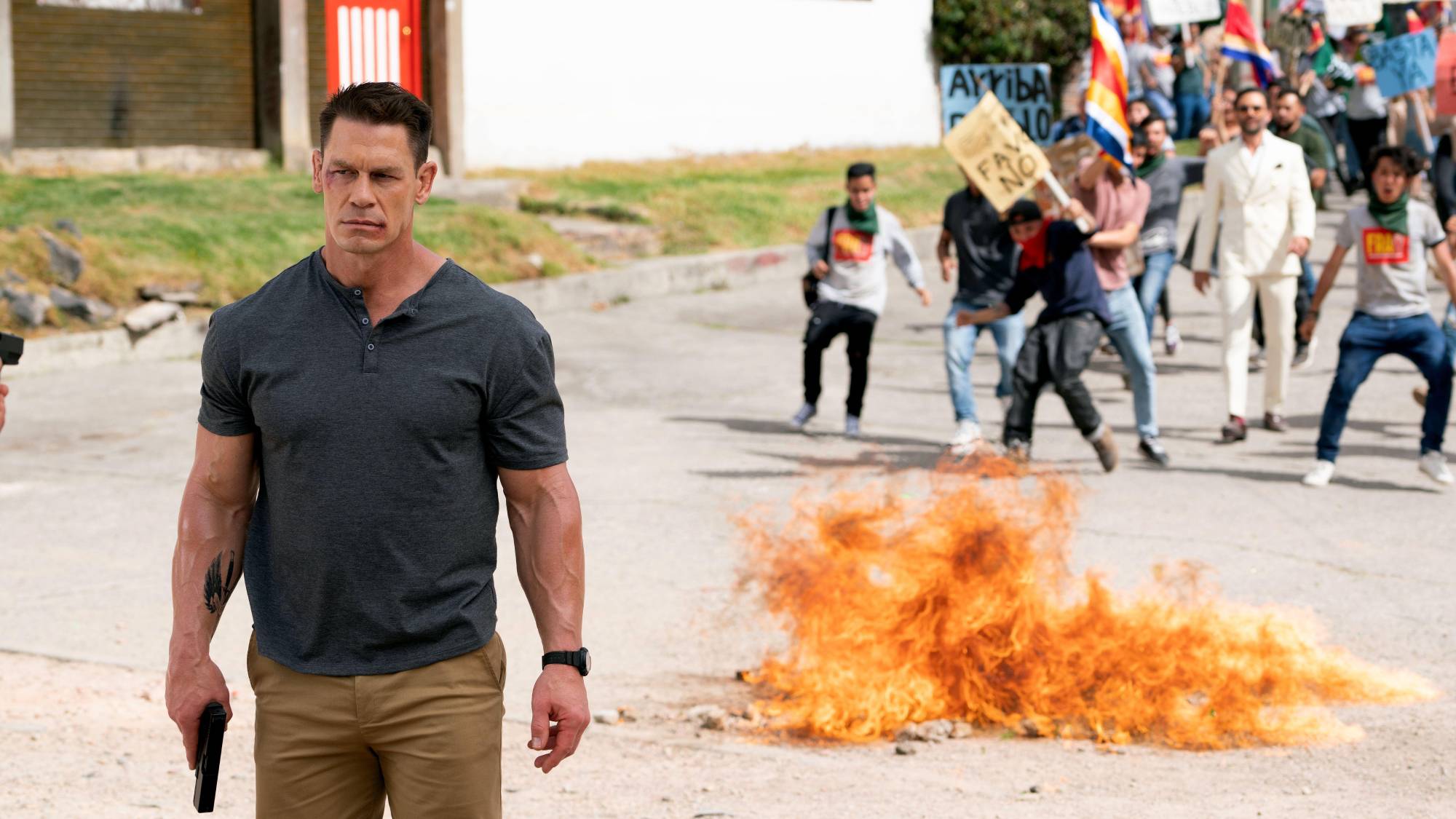 John Cena en tant que Mason Pettitsin