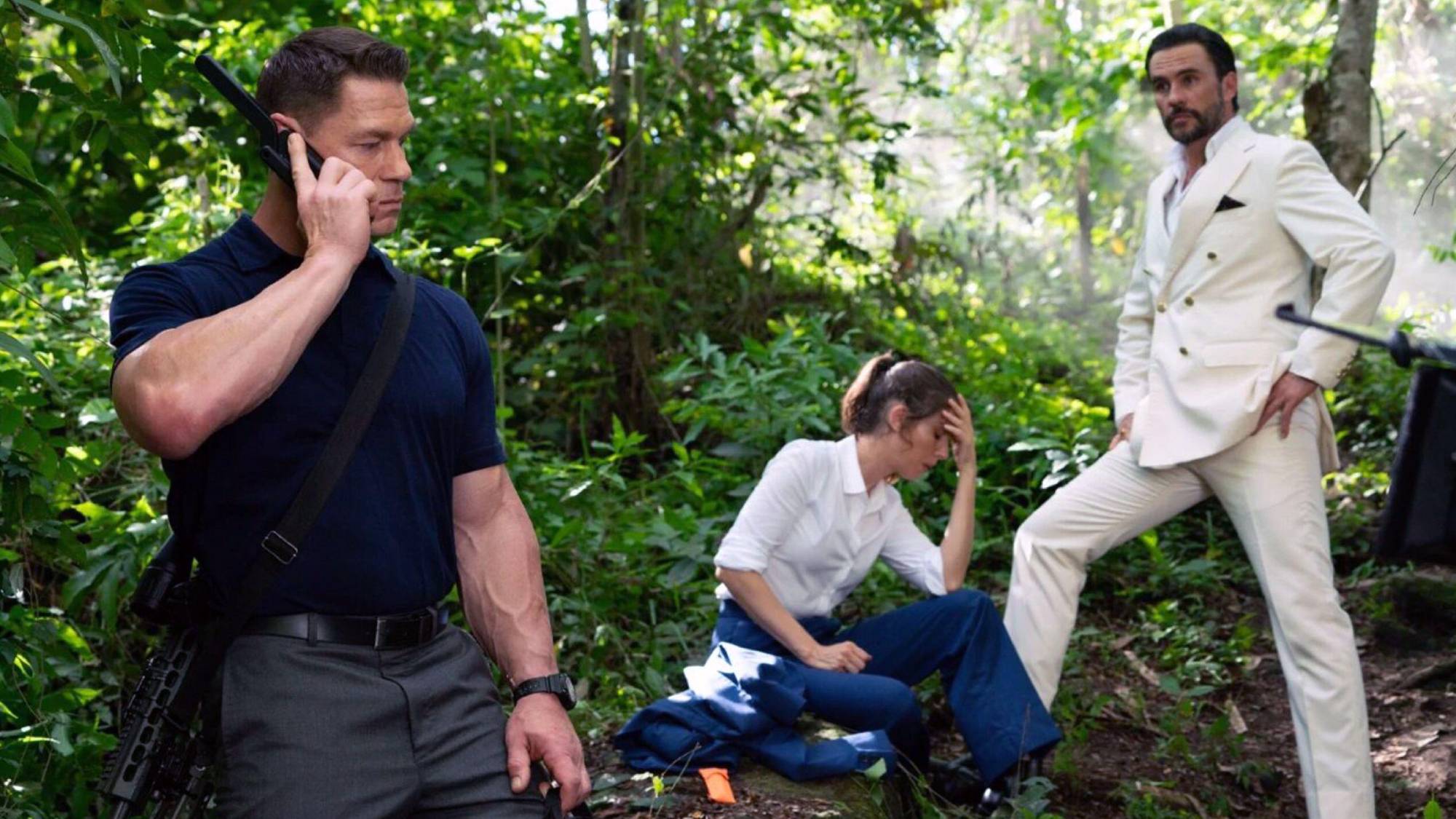 (LR) John Cena comme Mason Pettits, Alison Brie comme Claire Wellington et Juan Pablo Raba comme Juan Venegas