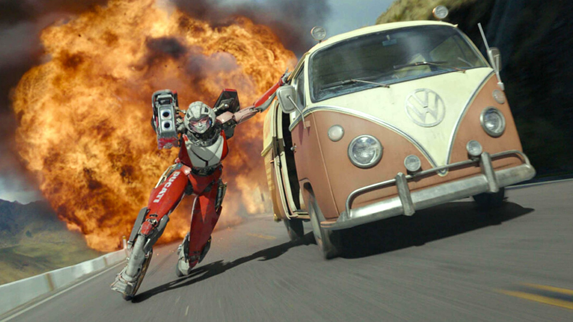 Le nouveau film n ° 1 de Netflix est la bombe au box-office de 200 millions de dollars qui a tué la franchise «Transformers» – voici pourquoi il mérite une seconde chance image-31345