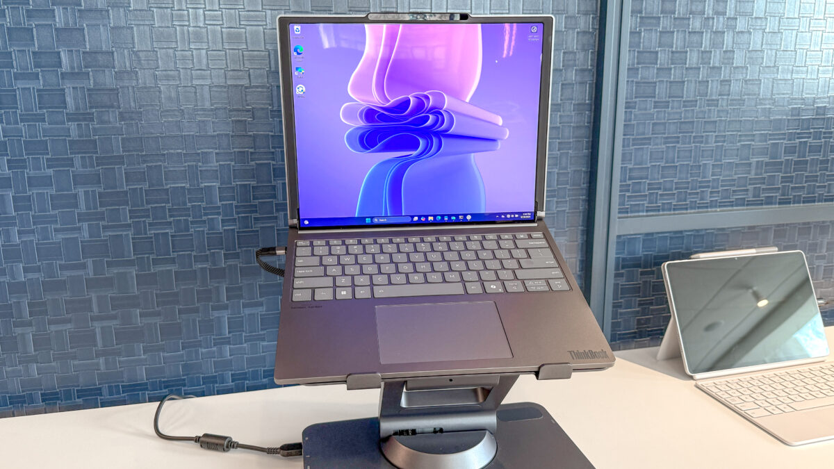 Lenovo vient de dévoiler un concept qui combine un stand d'ordinateur portable avec un quai USB image-31503