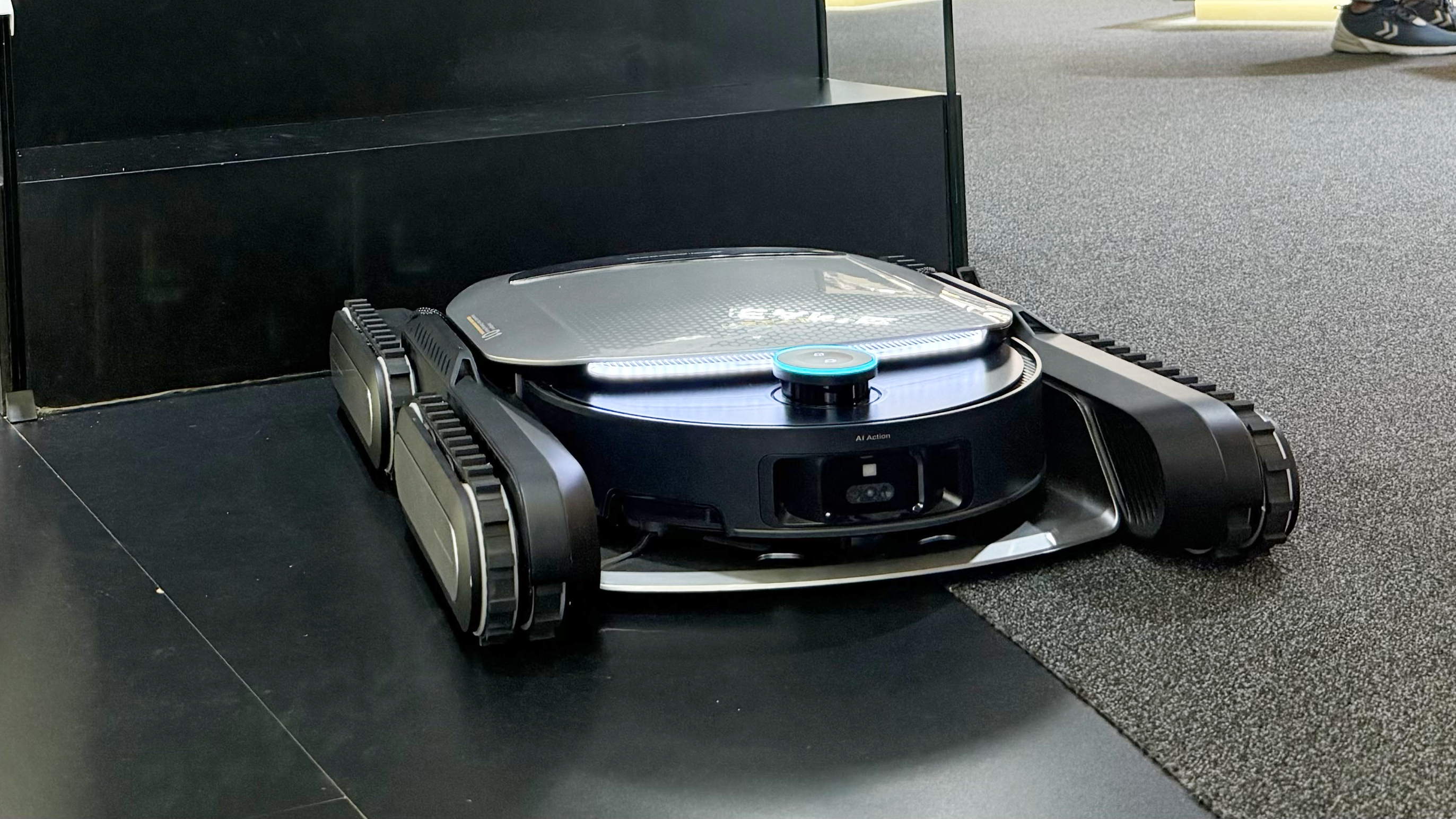 Le système d'escalier de quadtrack bionique DREAME sur le sol