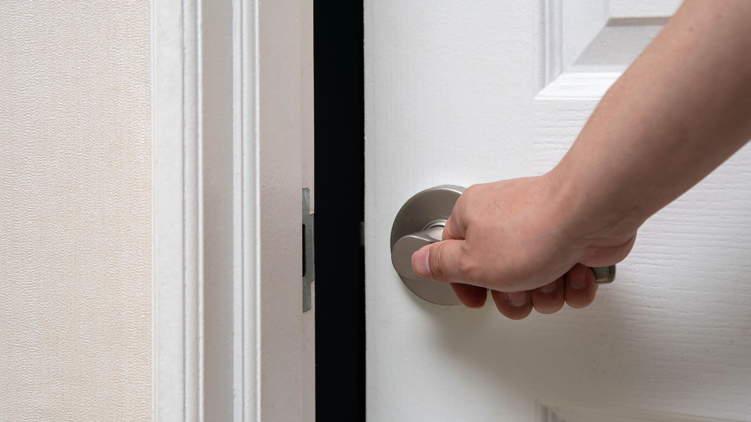 Une porte qui grince vous rend fou ? Voici le correctif qui fonctionne réellement image-32397