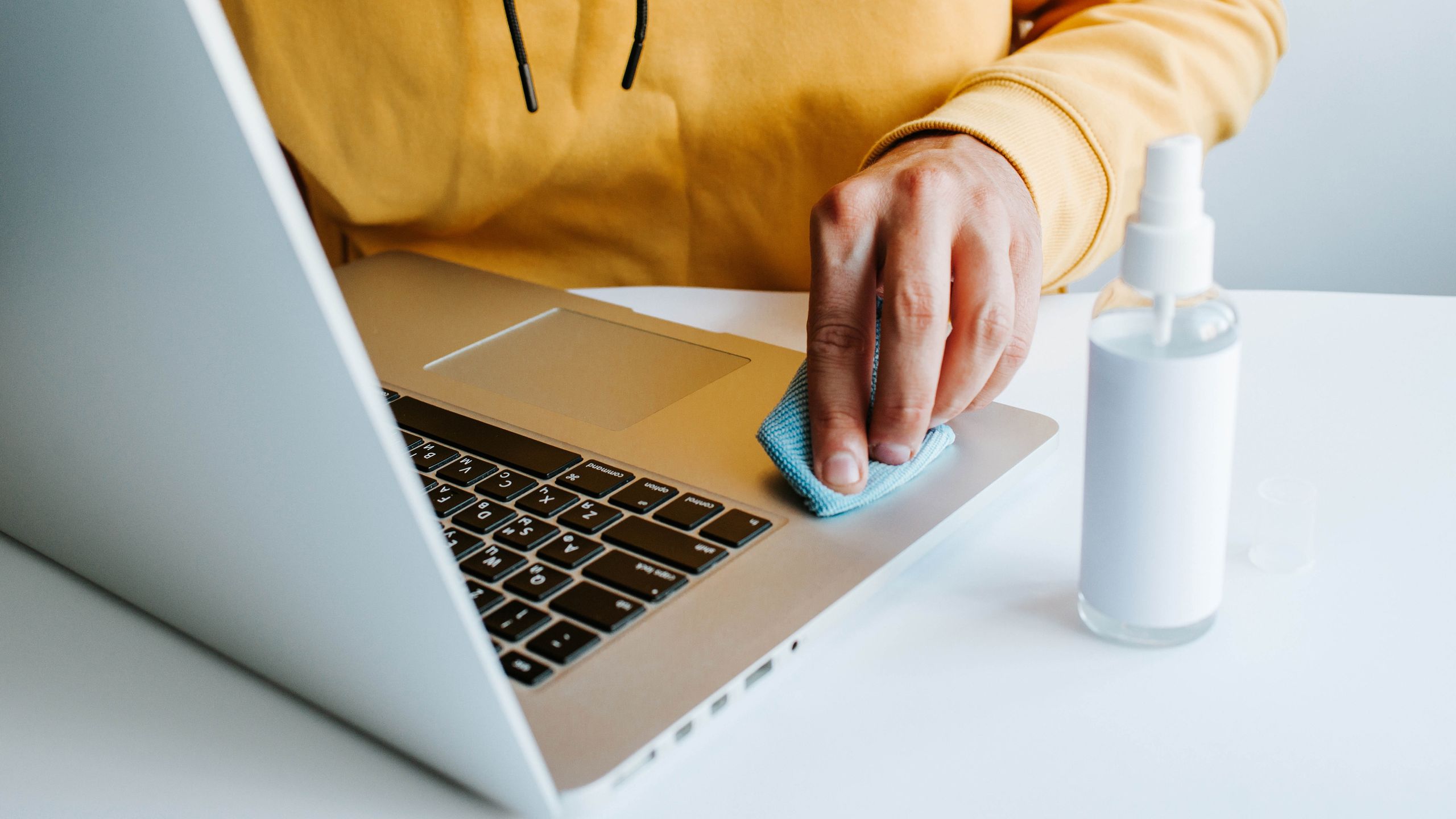 Je ne savais pas à quel point ma technologie était sale jusqu'à ce que j'apprenne cela : voici comment nettoyer les appareils de la bonne manière image-32651