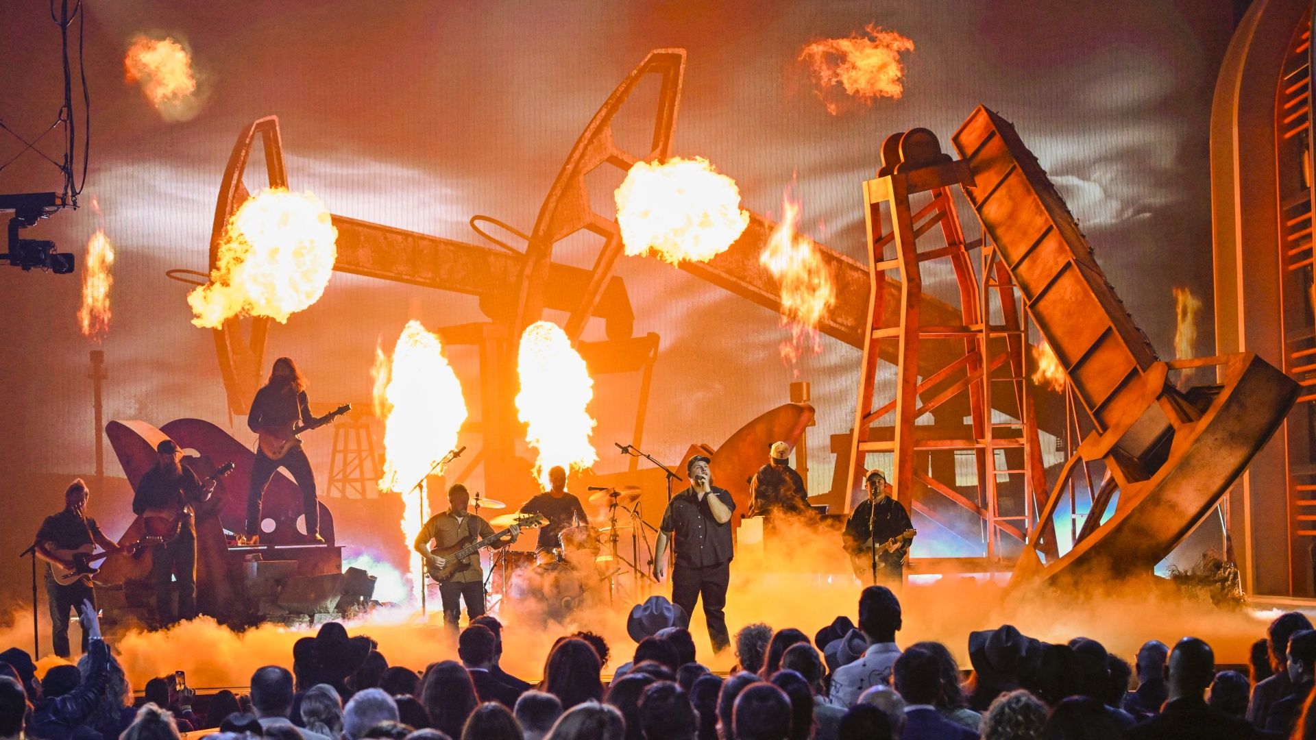 Comment regarder les CMA Awards 2025 : diffusion en direct gratuite, avec Luke Combs, Kelsea Ballerini et Shaboozey sur scène image-33229