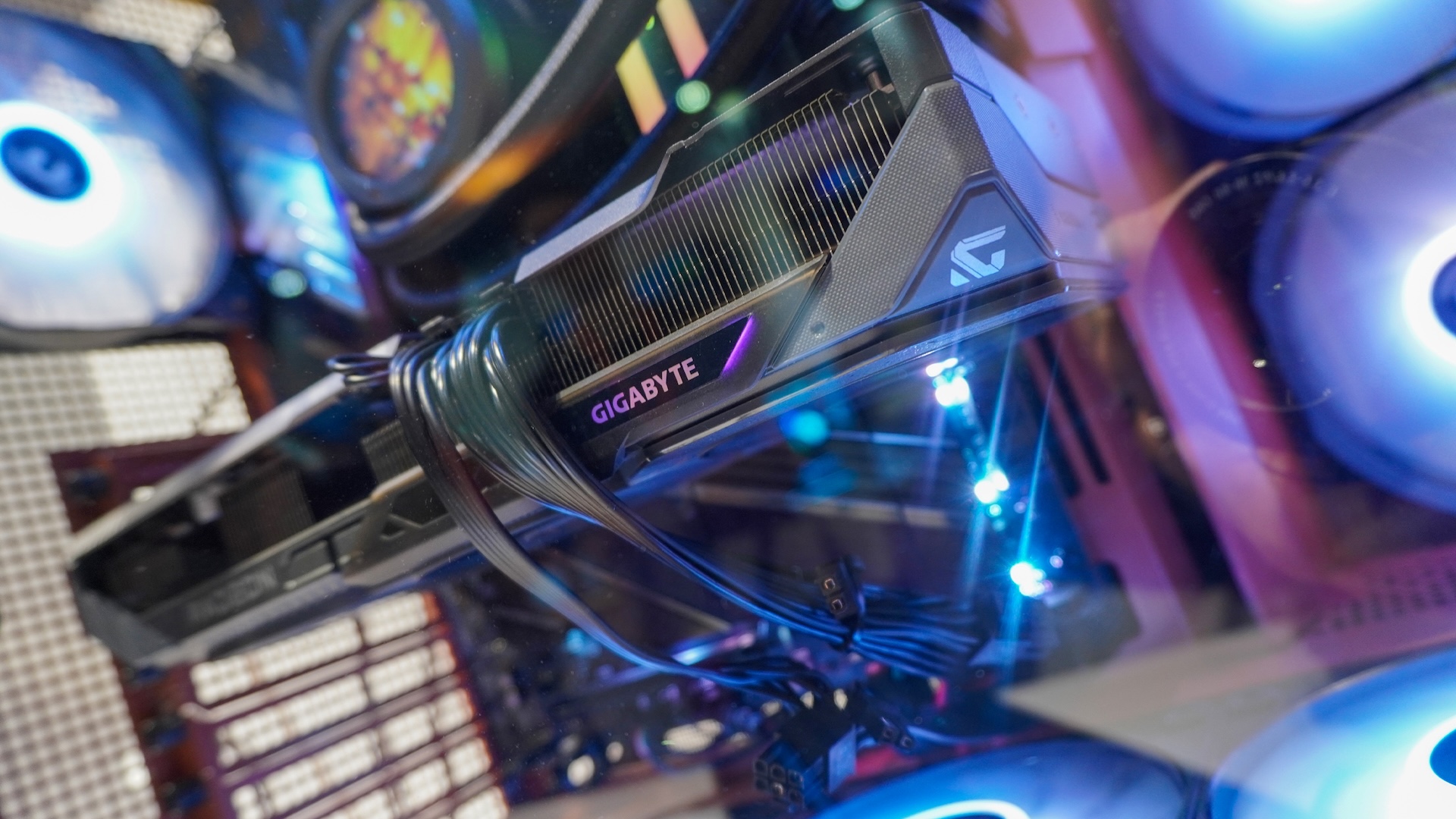 Préparez-vous : les prix des PC, ordinateurs portables et téléphones pourraient augmenter dès décembre grâce à une augmentation de 500 % de la RAM/SSD image-33455