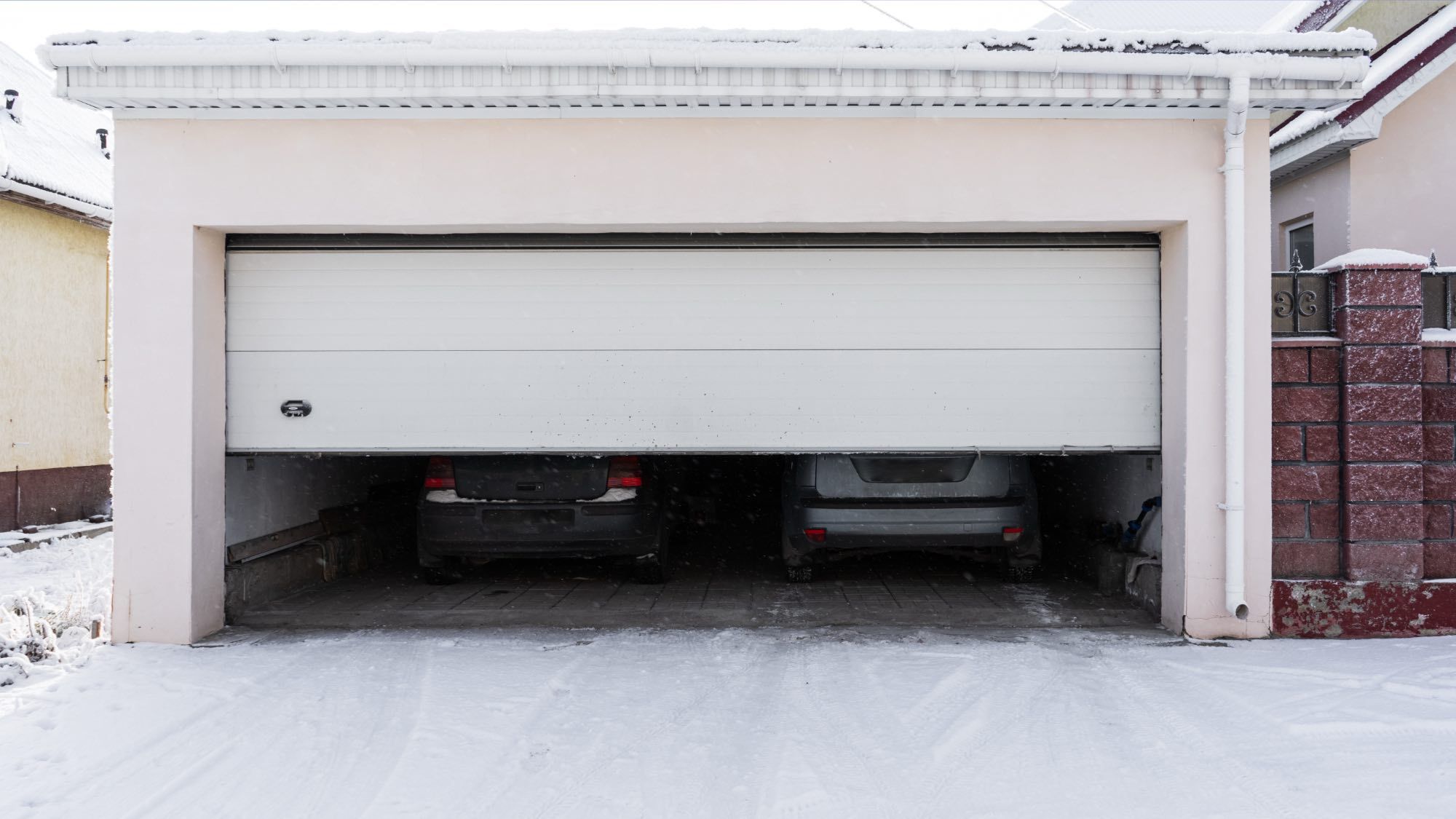 Votre porte de garage gaspille de l'énergie et fait grimper votre facture de chauffage — voici comment y remédier image-34067