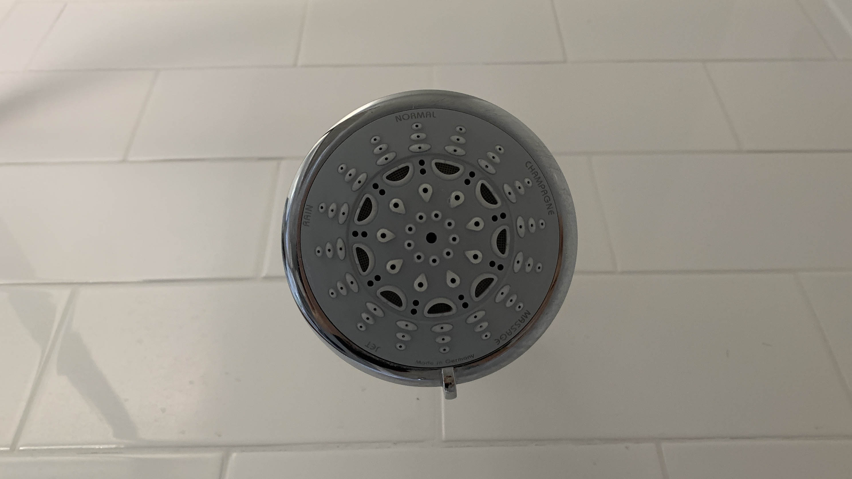 Pommeau de douche propre