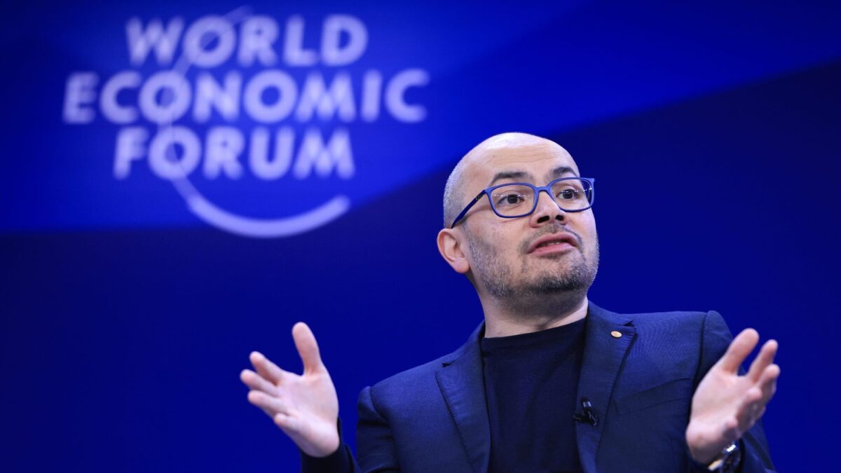 « C'est intéressant qu'ils aient opté pour ça si tôt. Peut-être qu'ils sentent qu'ils ont besoin de générer plus de revenus » : le PDG de Google AI s'exprime sur les publicités à venir sur ChatGPT image-34641