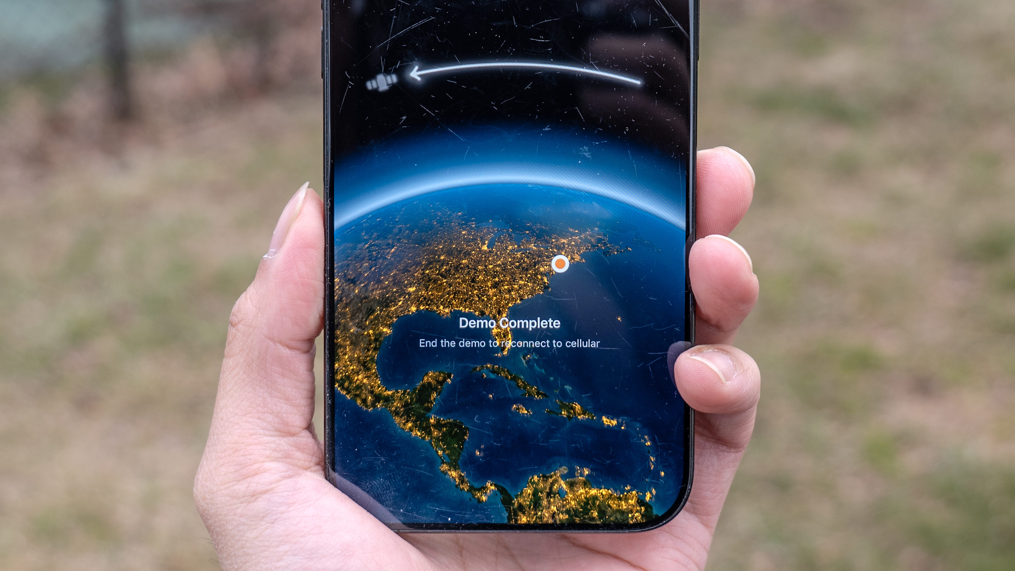 Mode SOS satellite iOS 26 fonctionnant sur iPhone.