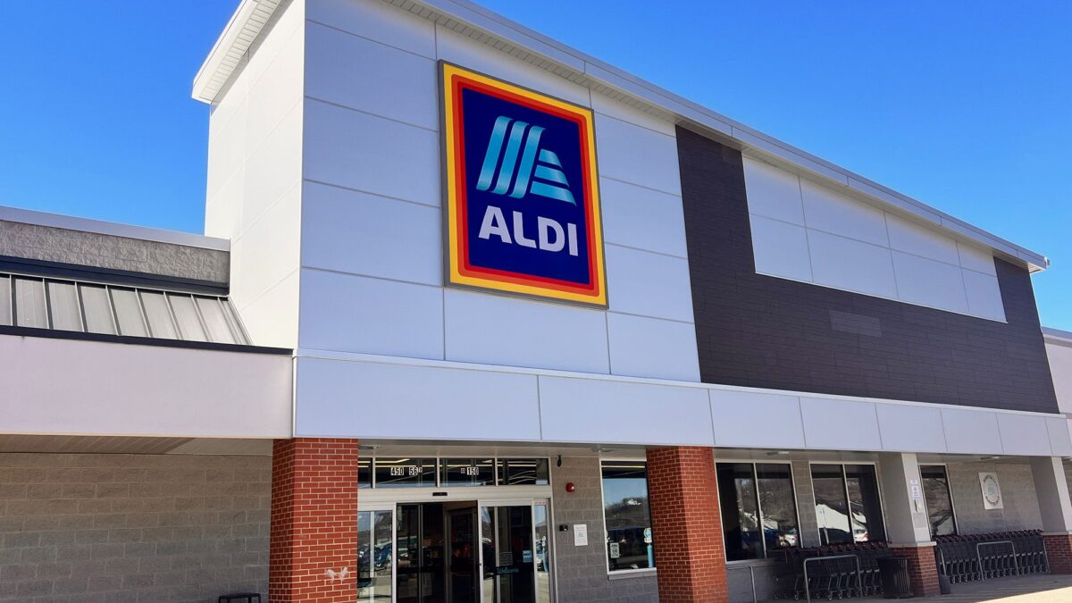 Aldi vend un plateau de service à 10 $, parfait pour votre soirée du Super Bowl image-34778