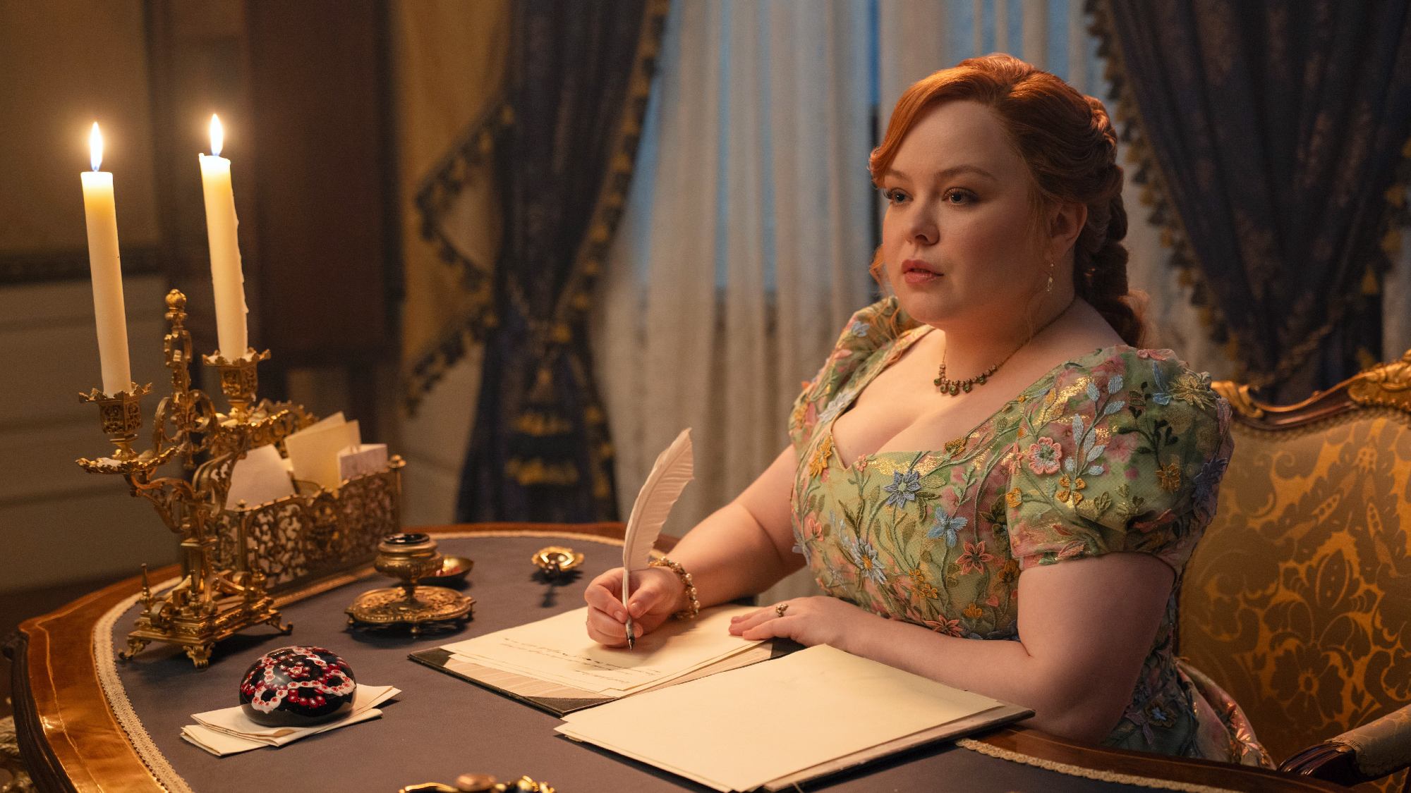 Nicola Coughlan dans La Chronique des Bridgerton