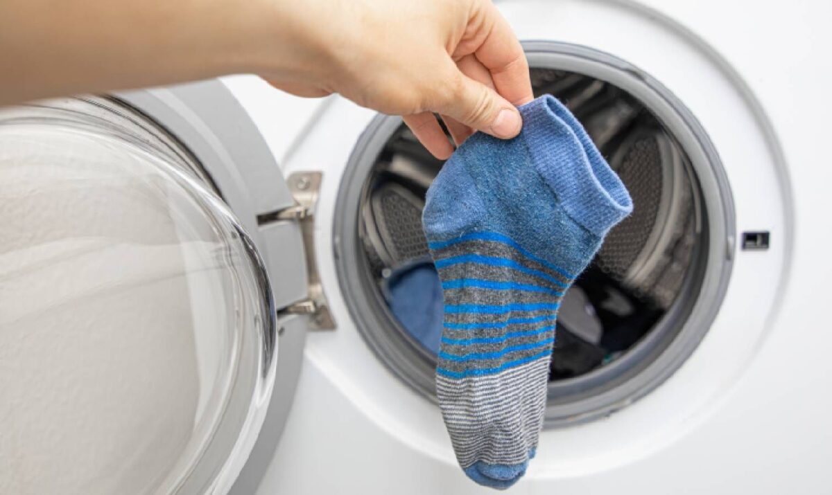 Vos chaussettes « perdues » se cachent dans cet emplacement de machine à laver — voici où chercher image-35540