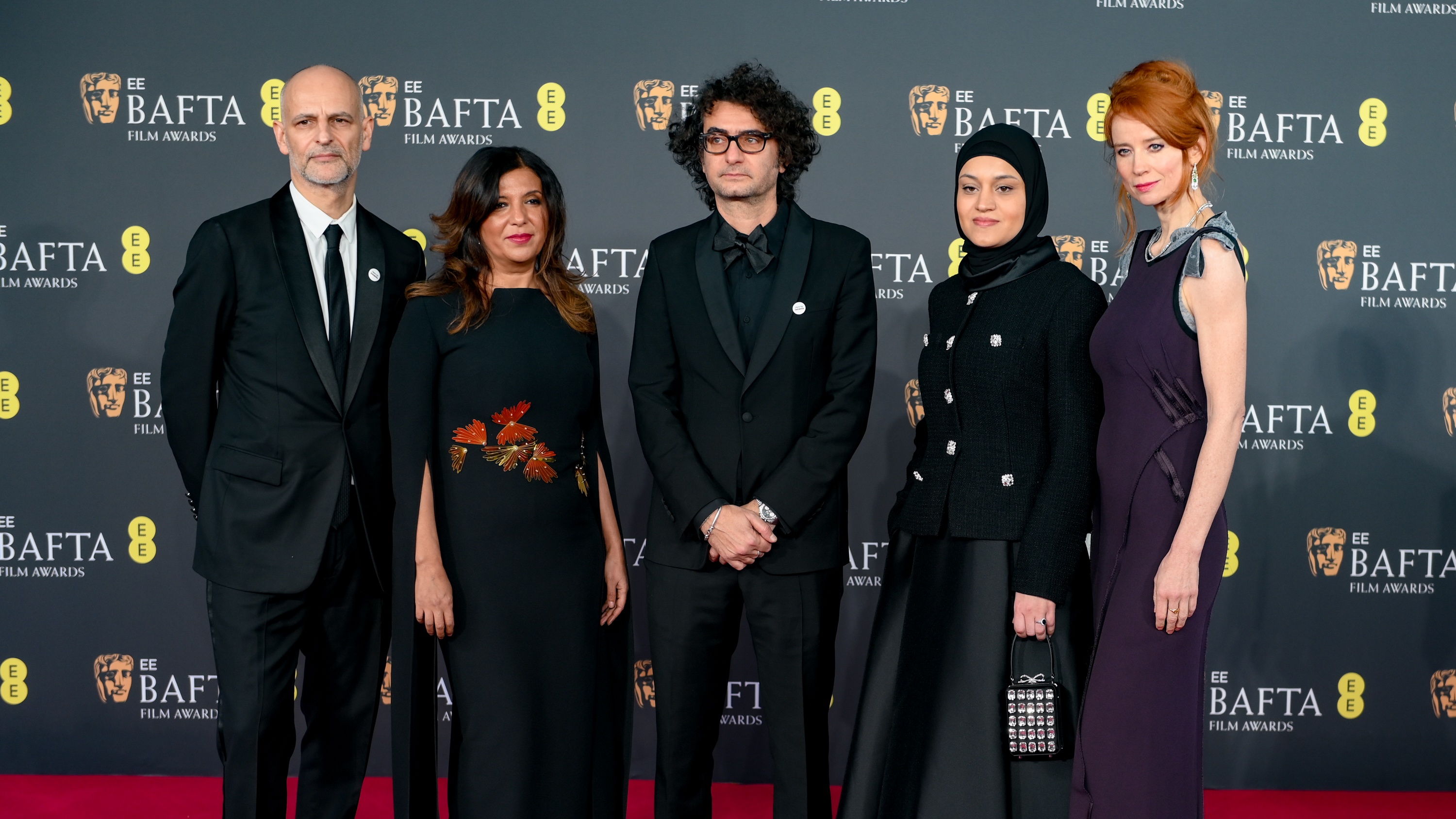 Les acteurs et l'équipe de The Voice of Hind Rajab sur le tapis rouge des BAFTA