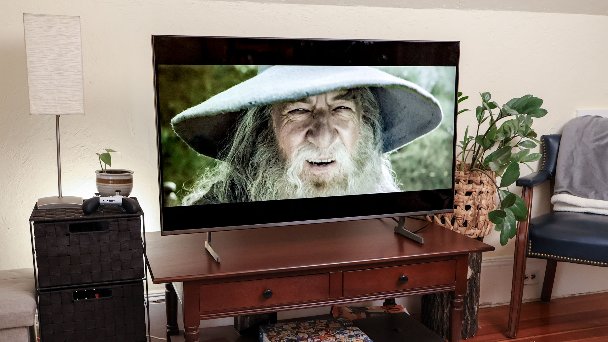 Gandalf sur un téléviseur LED Samsung DU7200