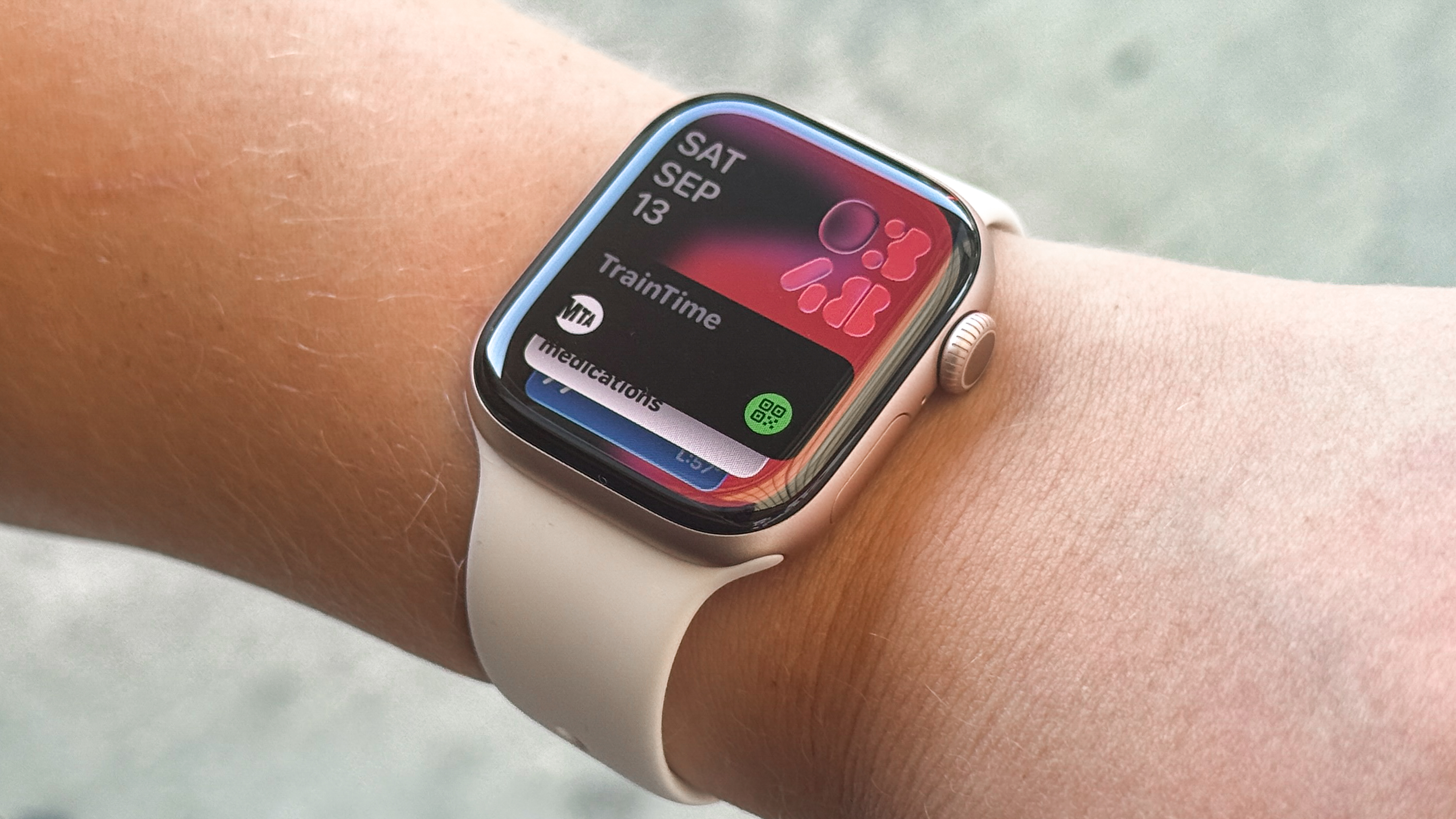Apple Watch Series 11 au poignet d'une personne
