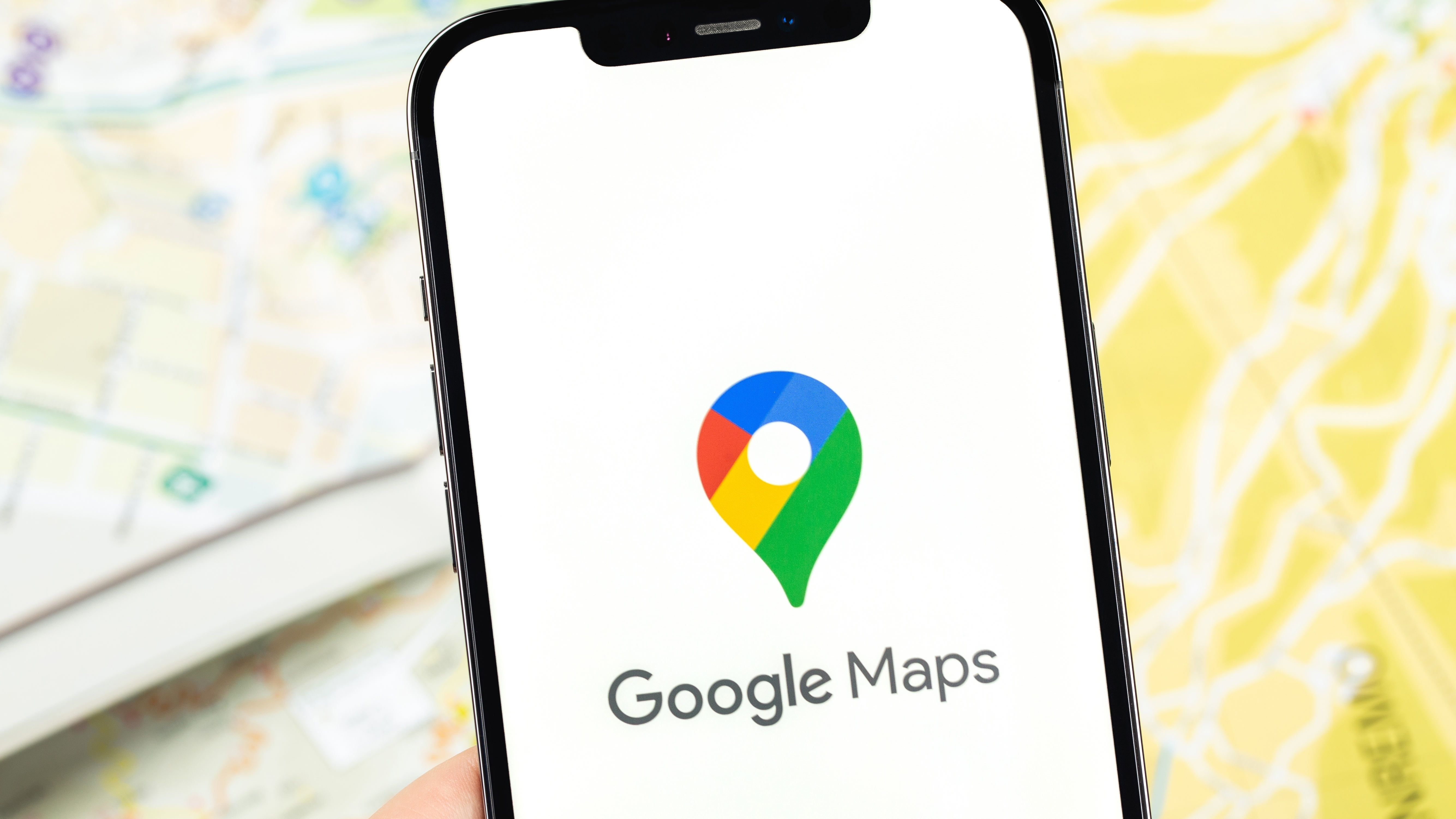 Le logo Google Maps sur un écran d'iPhone