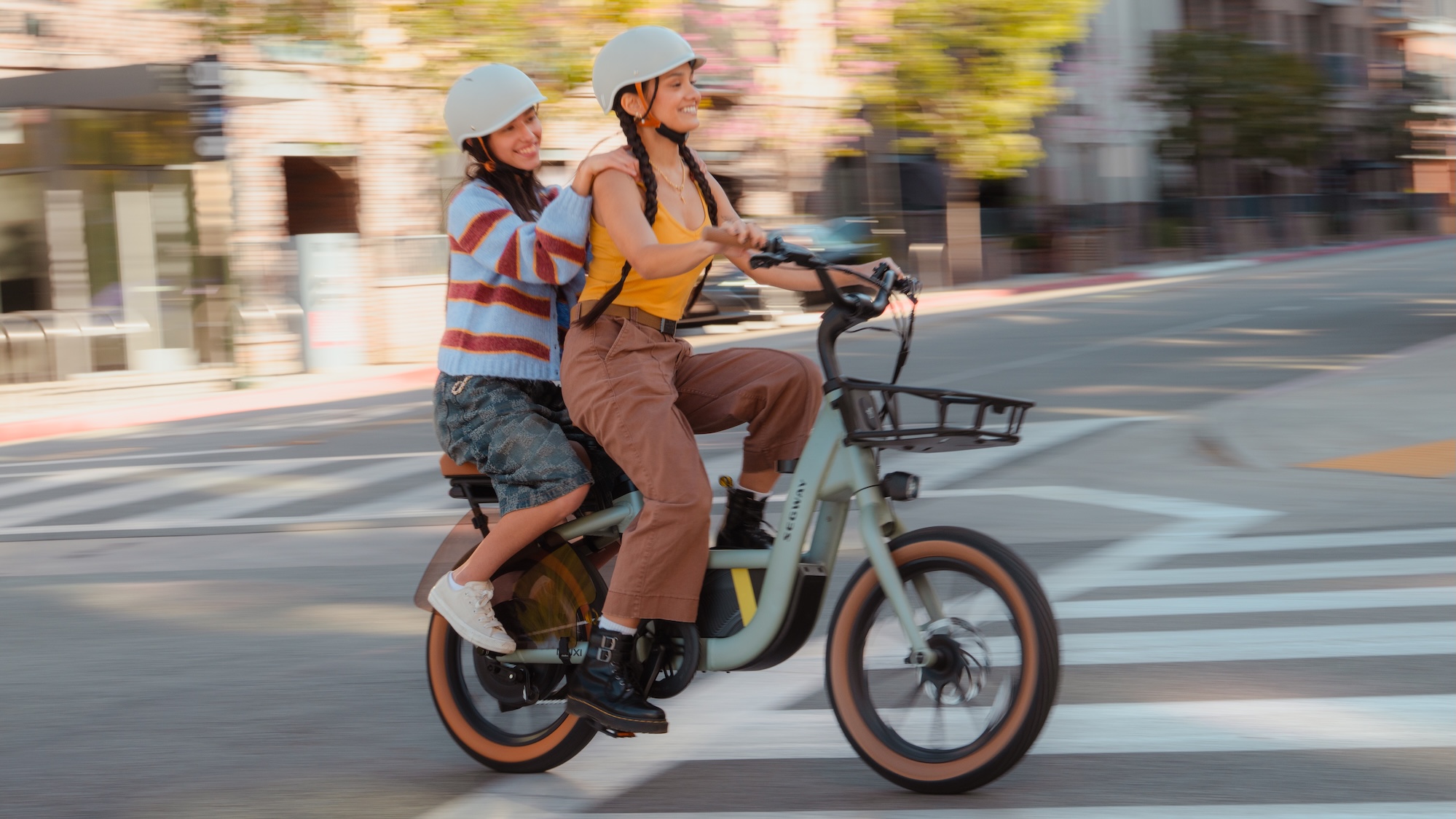 Vélo électrique Segway Muxi avec pilote et passager