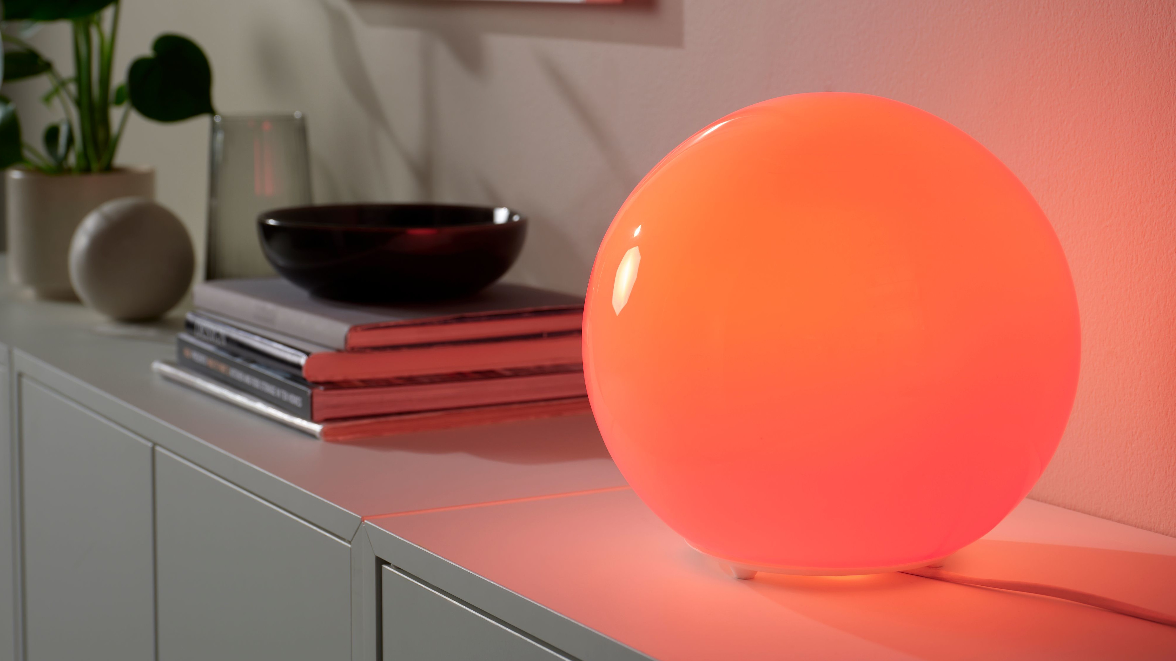 Ampoules intelligentes KAJPLATS dans une lampe FADO