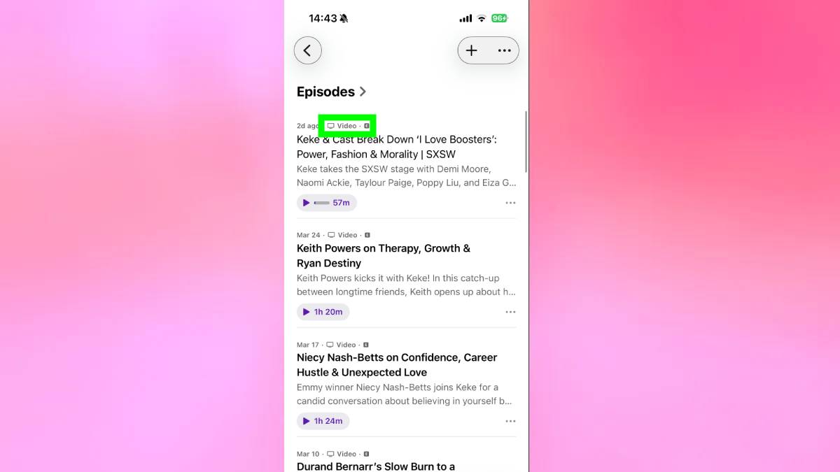 Vidéo mise en évidence au-dessus de la carte de titre dans les podcasts Apple sur iPhone