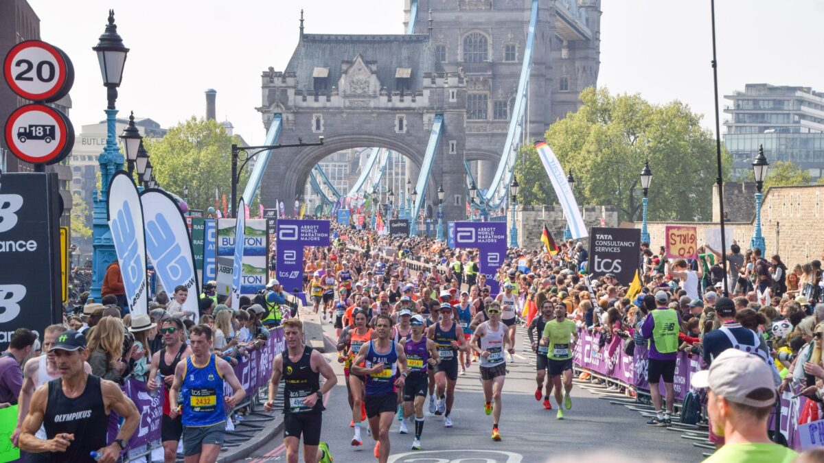 Comment regarder le marathon de Londres 2026 : diffusions en direct GRATUITES alors que Sabastian Sawe enregistre un marathon de moins de deux heures image-36226