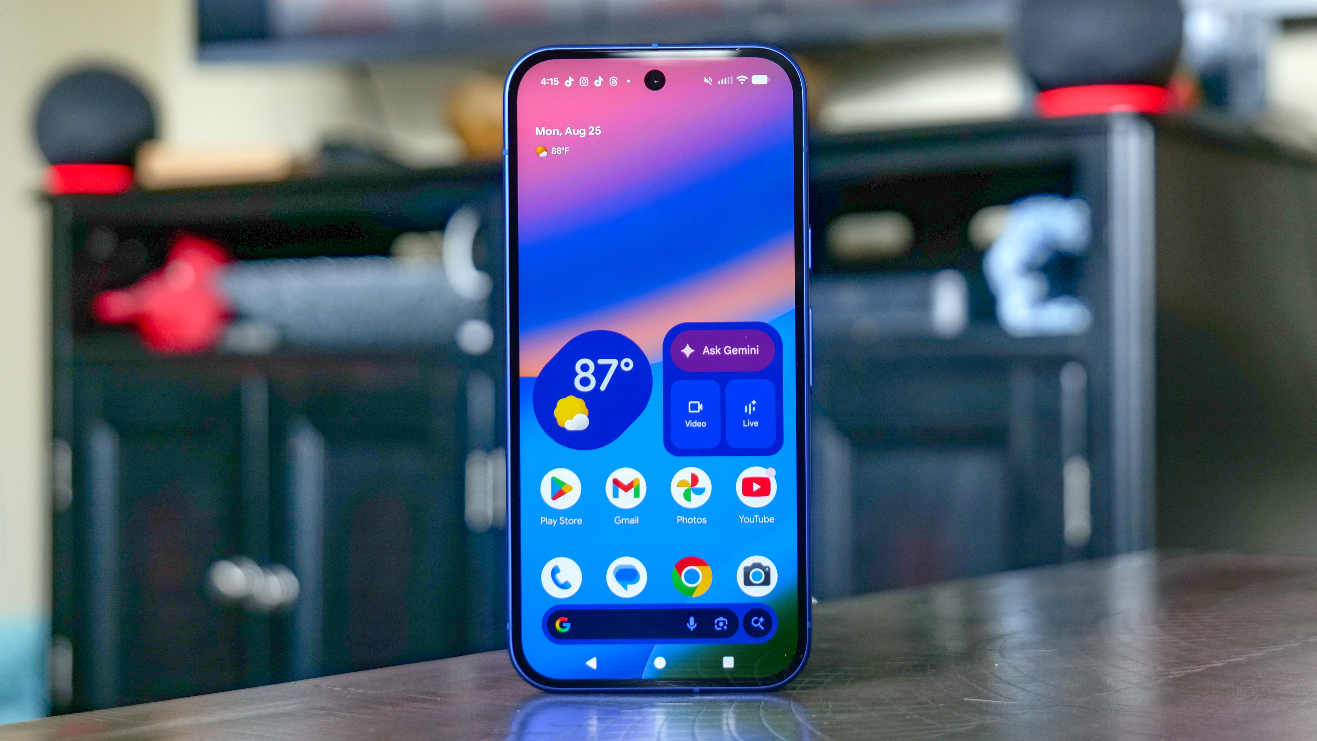 Google Pixel 10 en main.