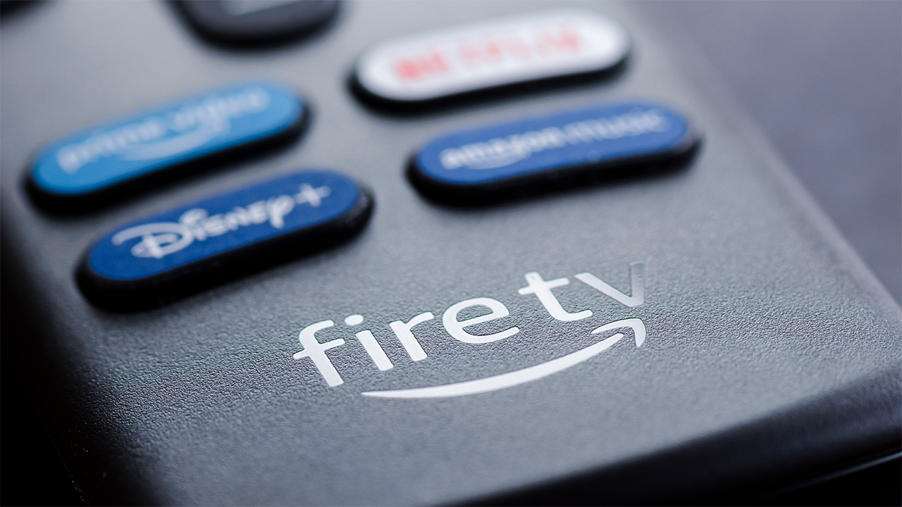Image en gros plan d'une télécommande Amazon Fire Stick