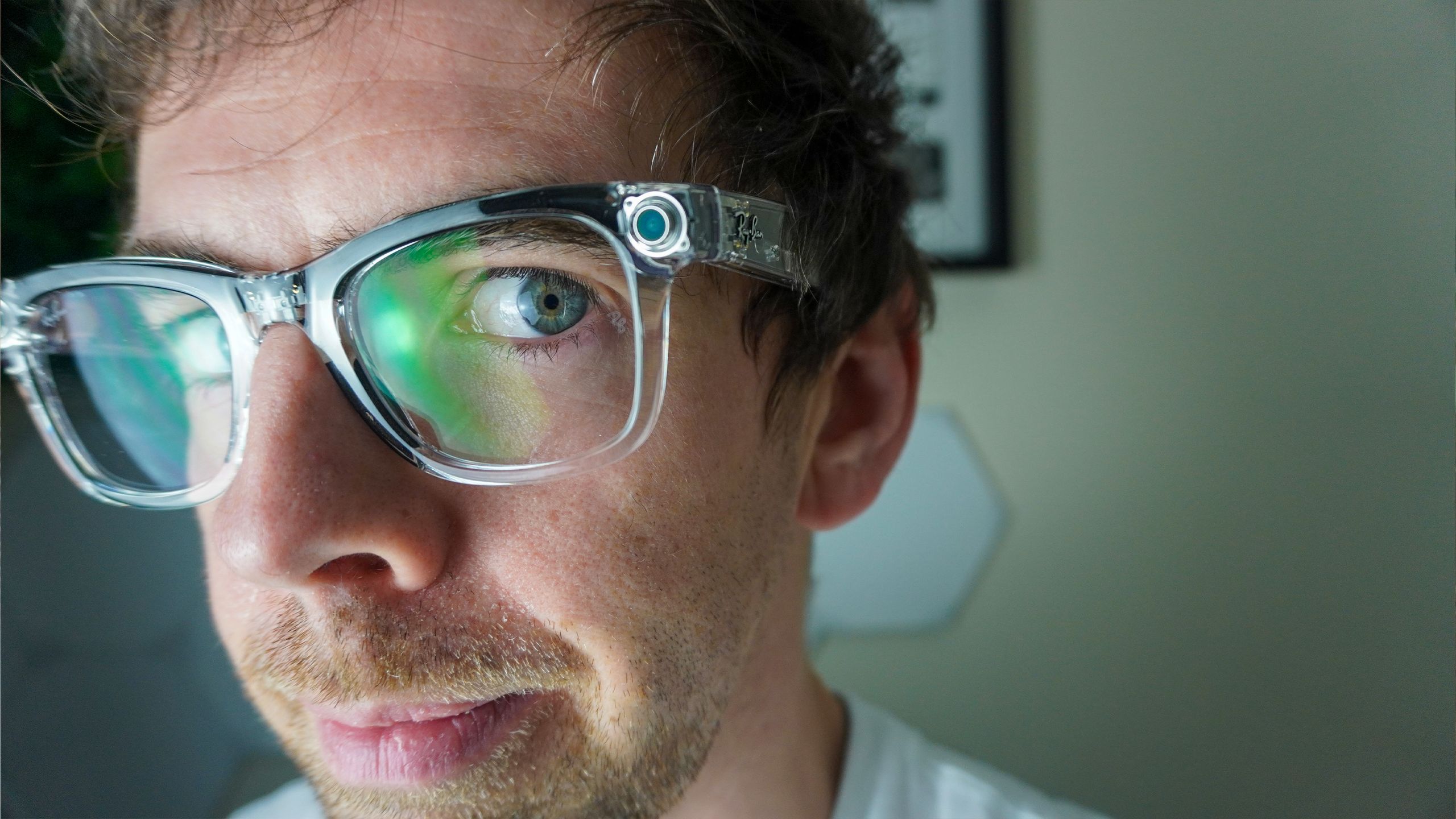 « C'est simplement parce qu'il s'agit d'un nouveau facteur de forme » : le vice-président senior XR de Qualcomm défend les lunettes intelligentes contre la panique en matière de confidentialité avant les Ray-Ban Meta Gen 3 image-37728