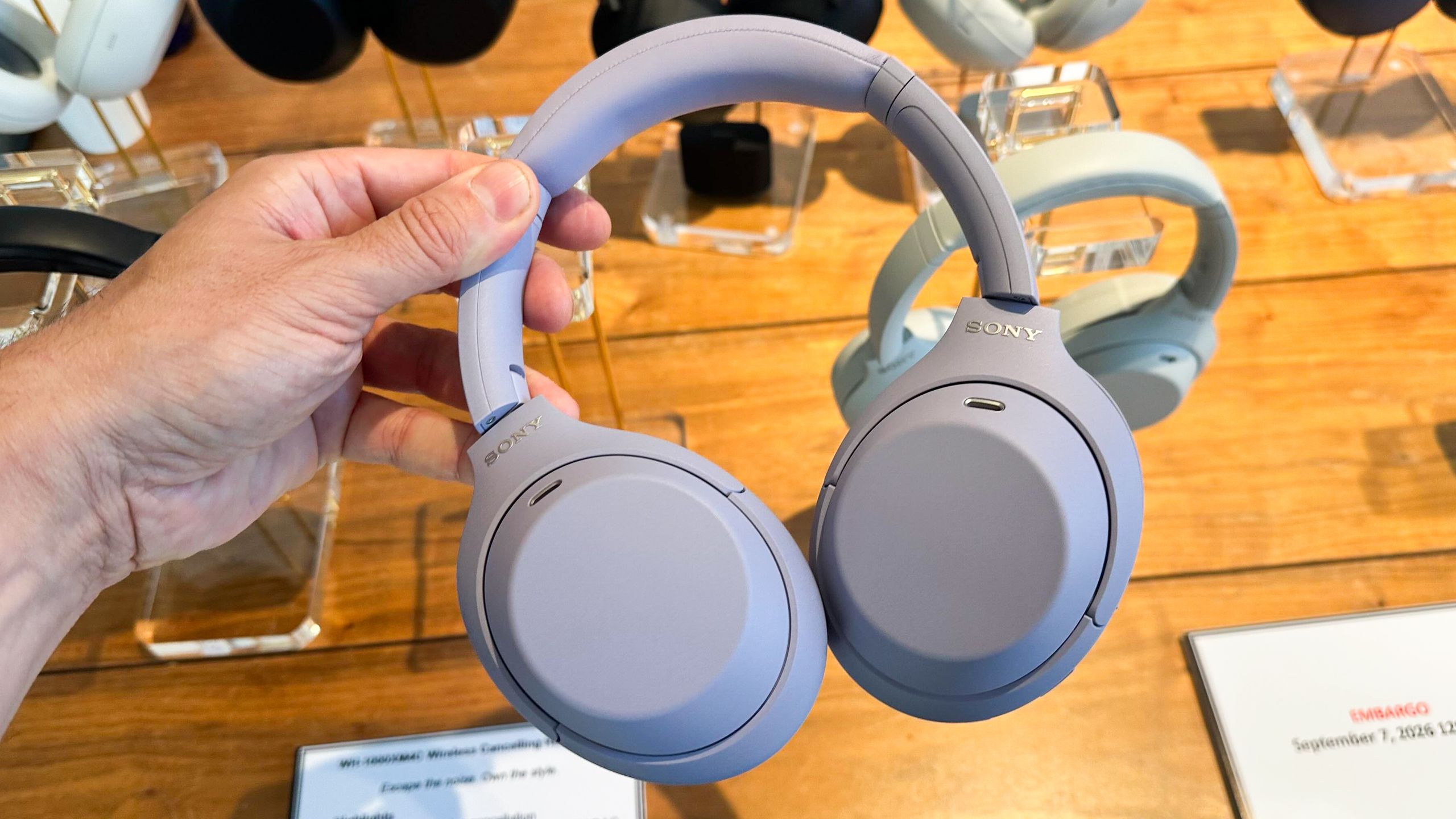 Sony vient de rafraîchir trois de ses écouteurs les plus populaires avec des batteries remplaçables et un son plus percutant – dites bonjour aux XM4C, CH730N et CH530 image-37573